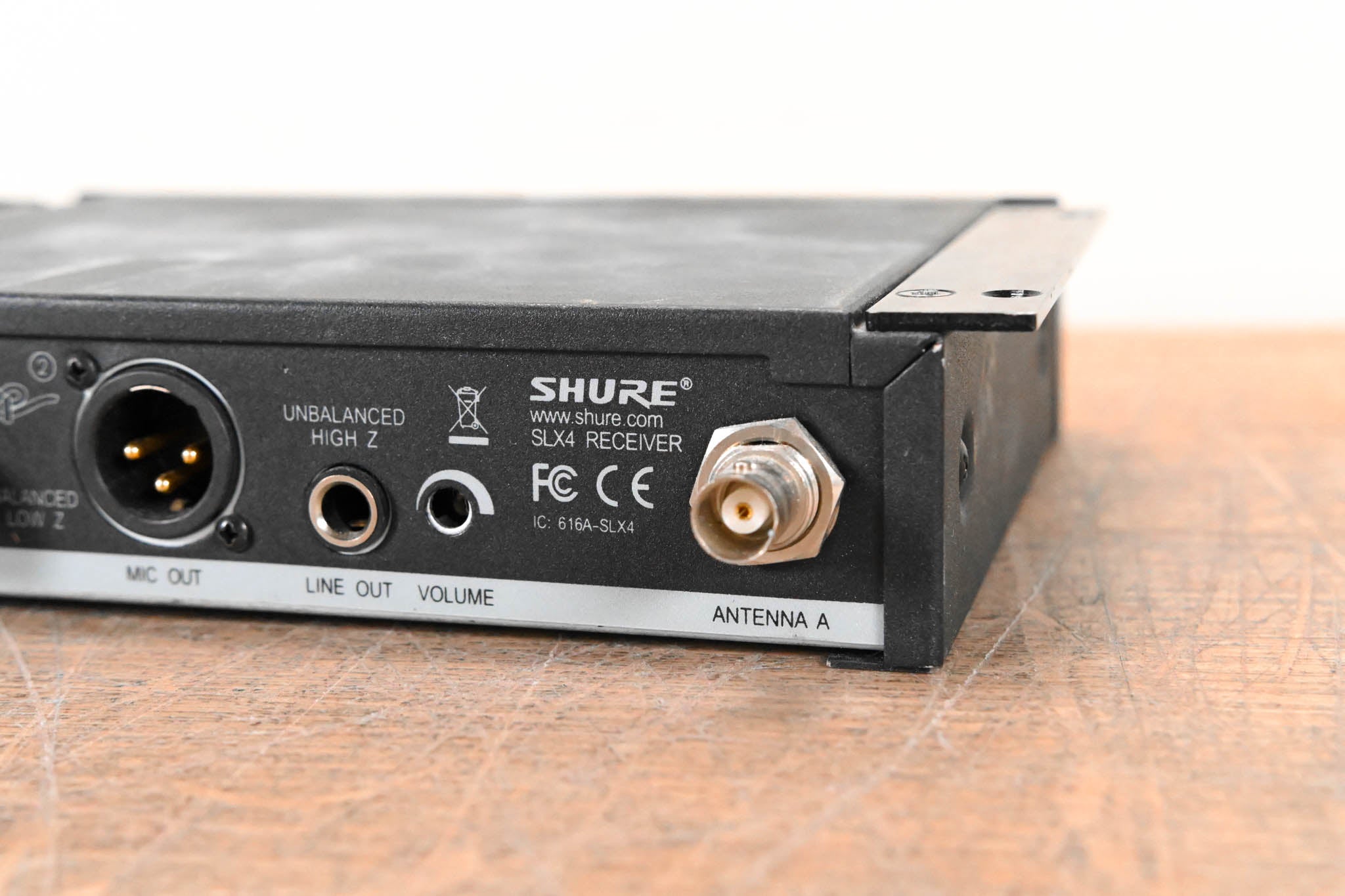 Shure SLX4 Wireless Receiver - H5 Band: 518-542 MHz (NO POWER SUPPLY)