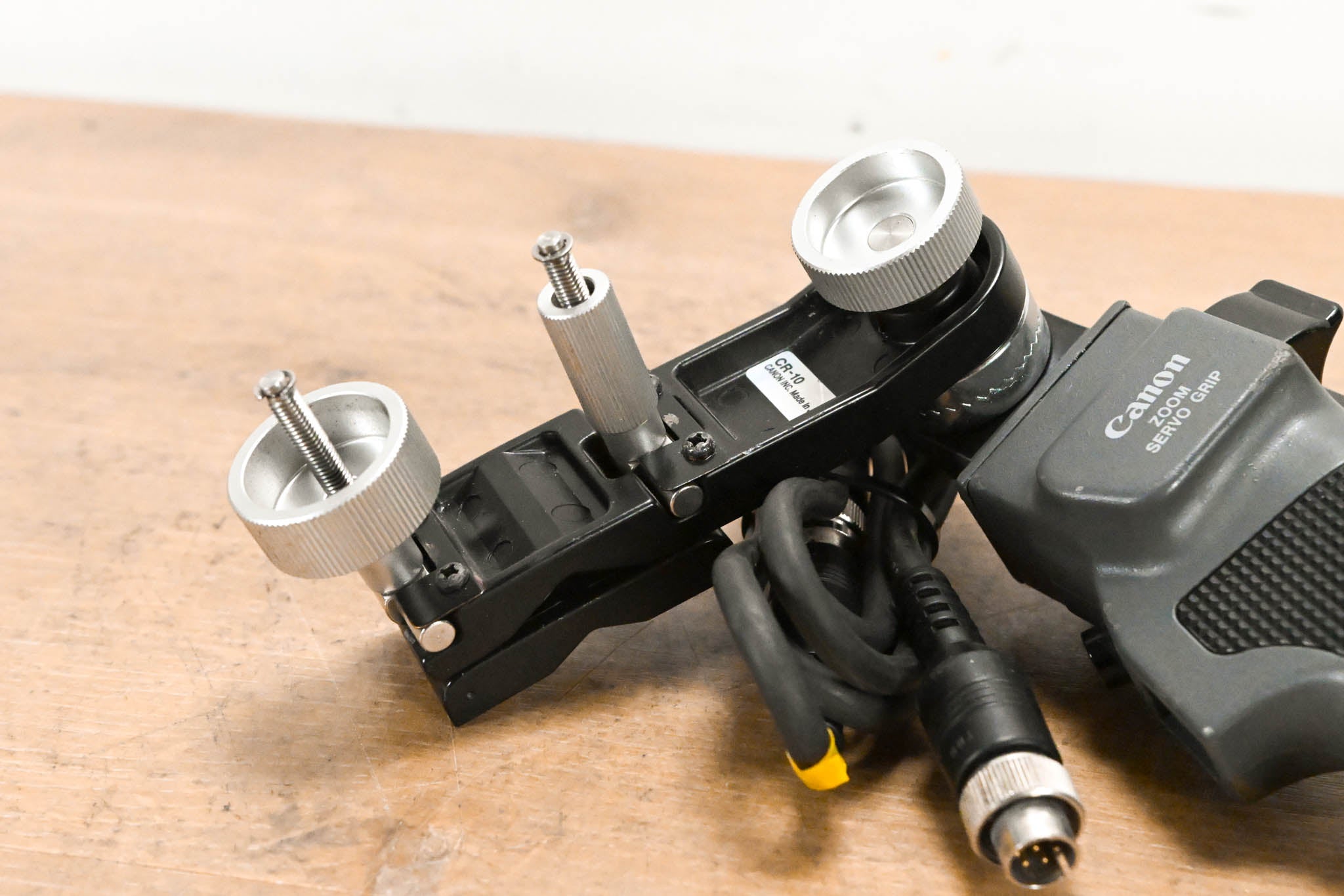 Canon ZSG-200M Zoom Servo Grip Controller w/ CR-10 Clamper
