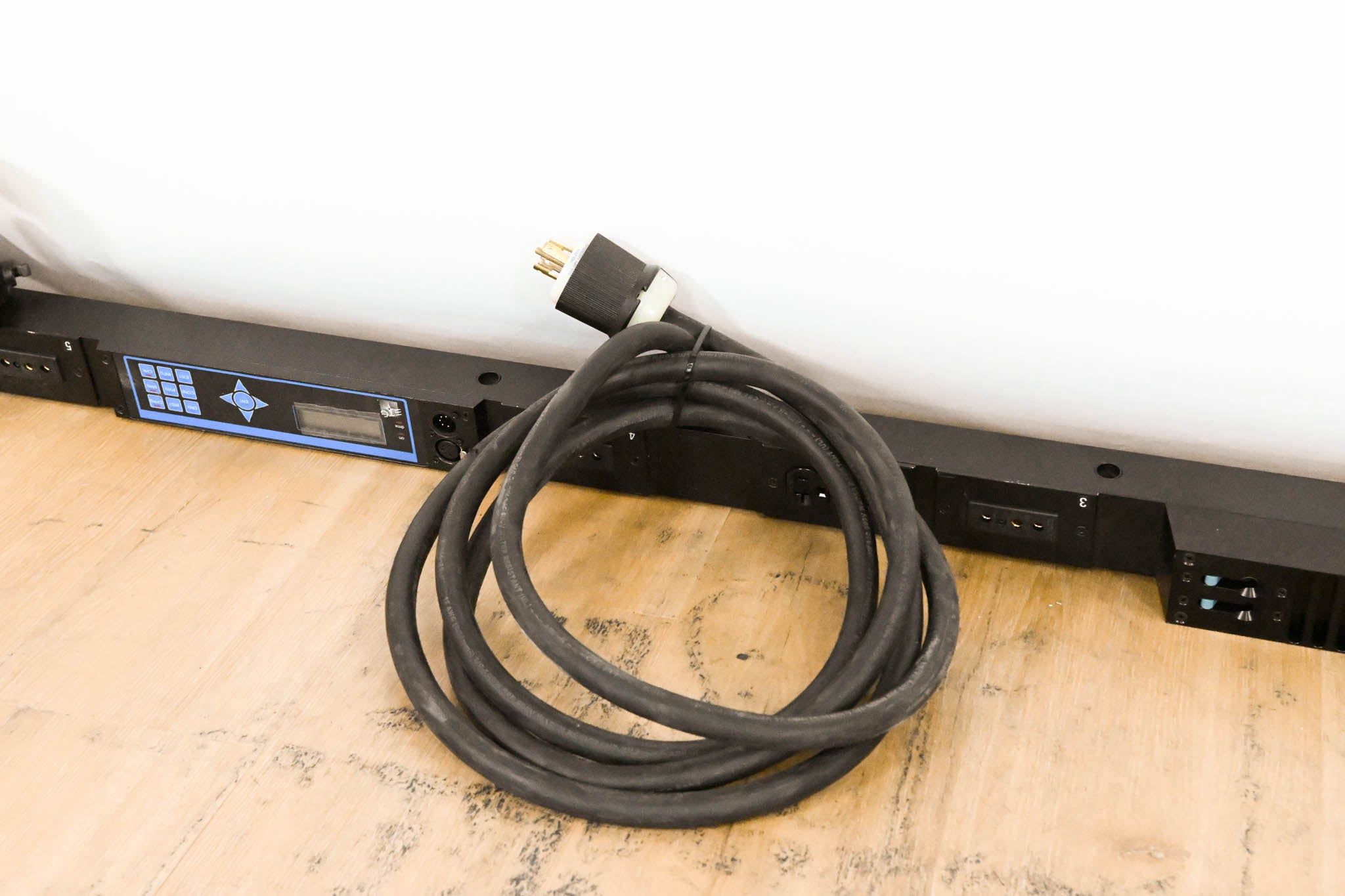 ETC SB6-10M 6 x 10A (1200W) SmartBar with Stage Pin Connectors