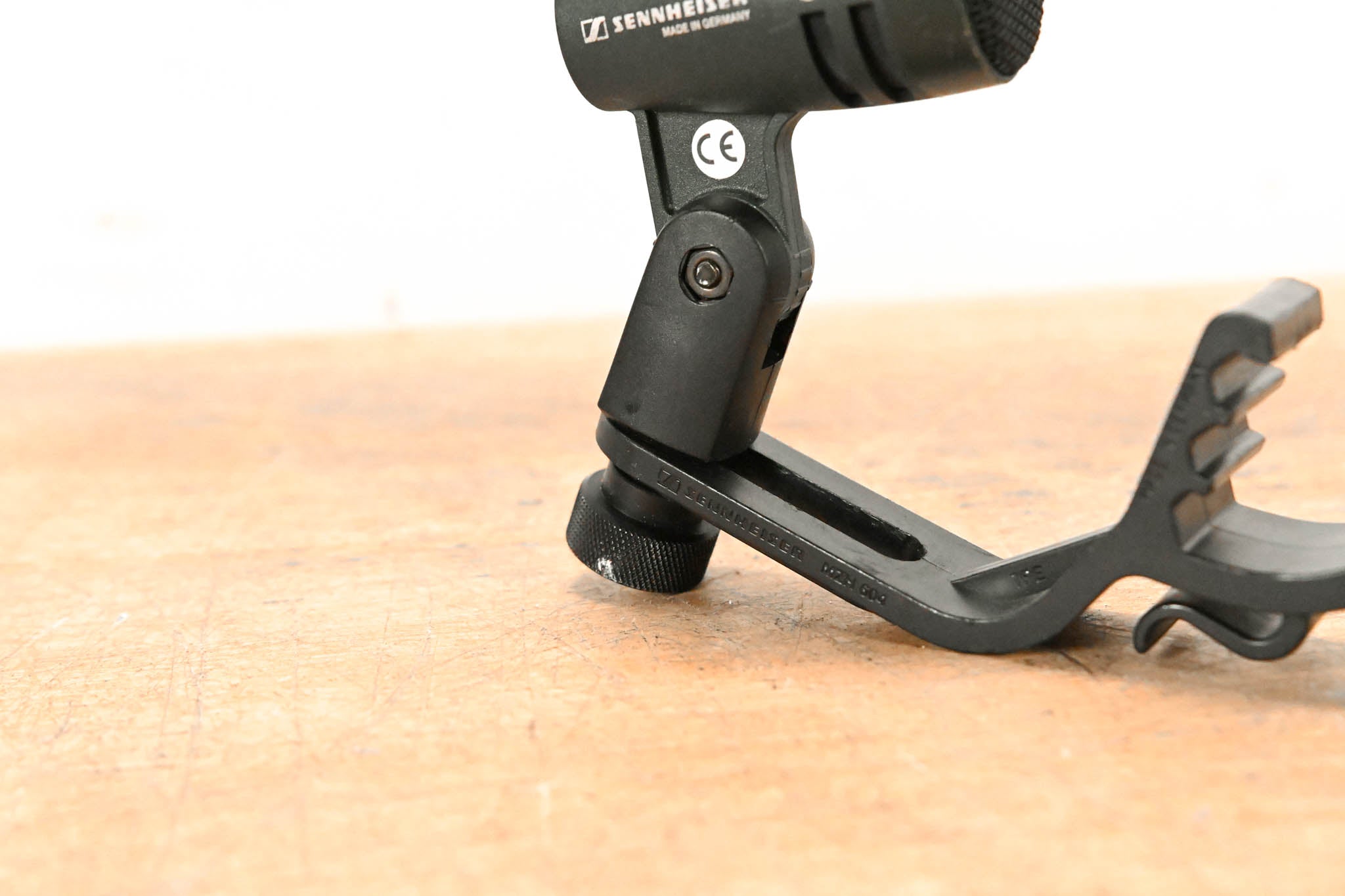 Sennheiser e 604 Dynamic Cardioid Instrument Microphone