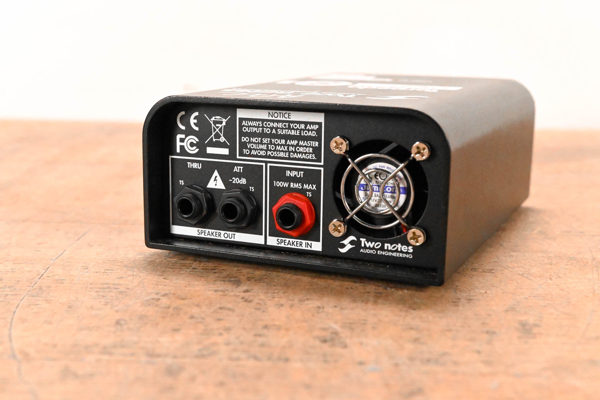 Two Notes Torpedo Captor 8Ω Reactive Load Box & DI (NO PSU)