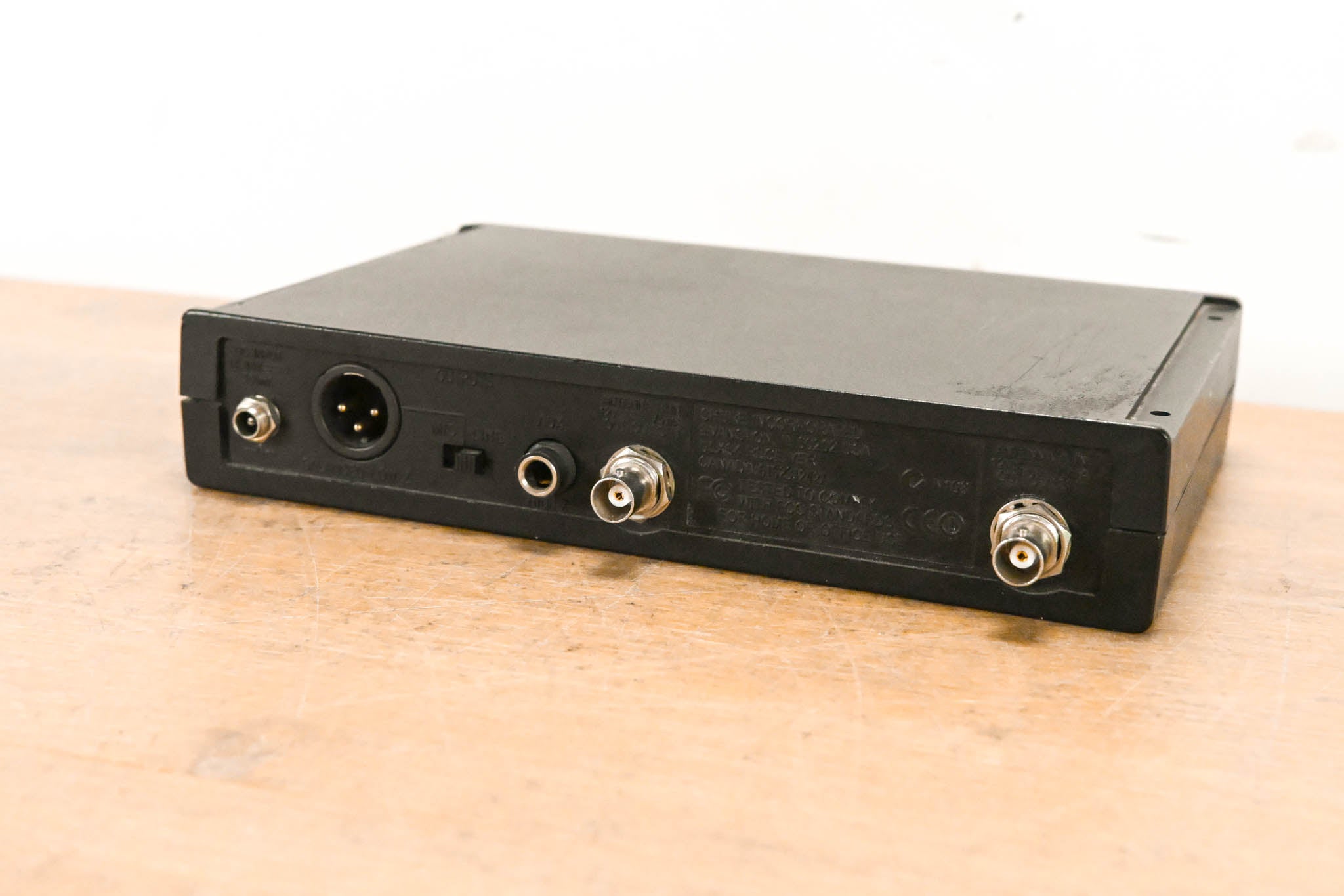Shure ULXS4 Wireless Receiver - J1 Band: 554-590 MHz (NO POWER SUPPLY)