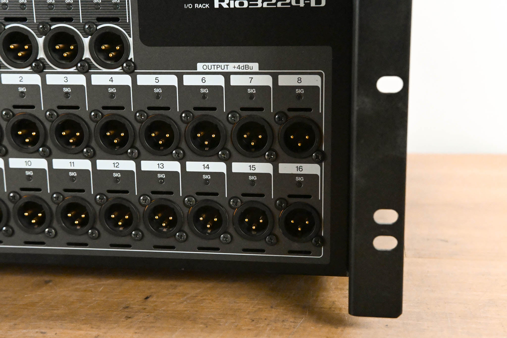 Yamaha Rio3224-D Rio Series 32x16 Remote Stage Box