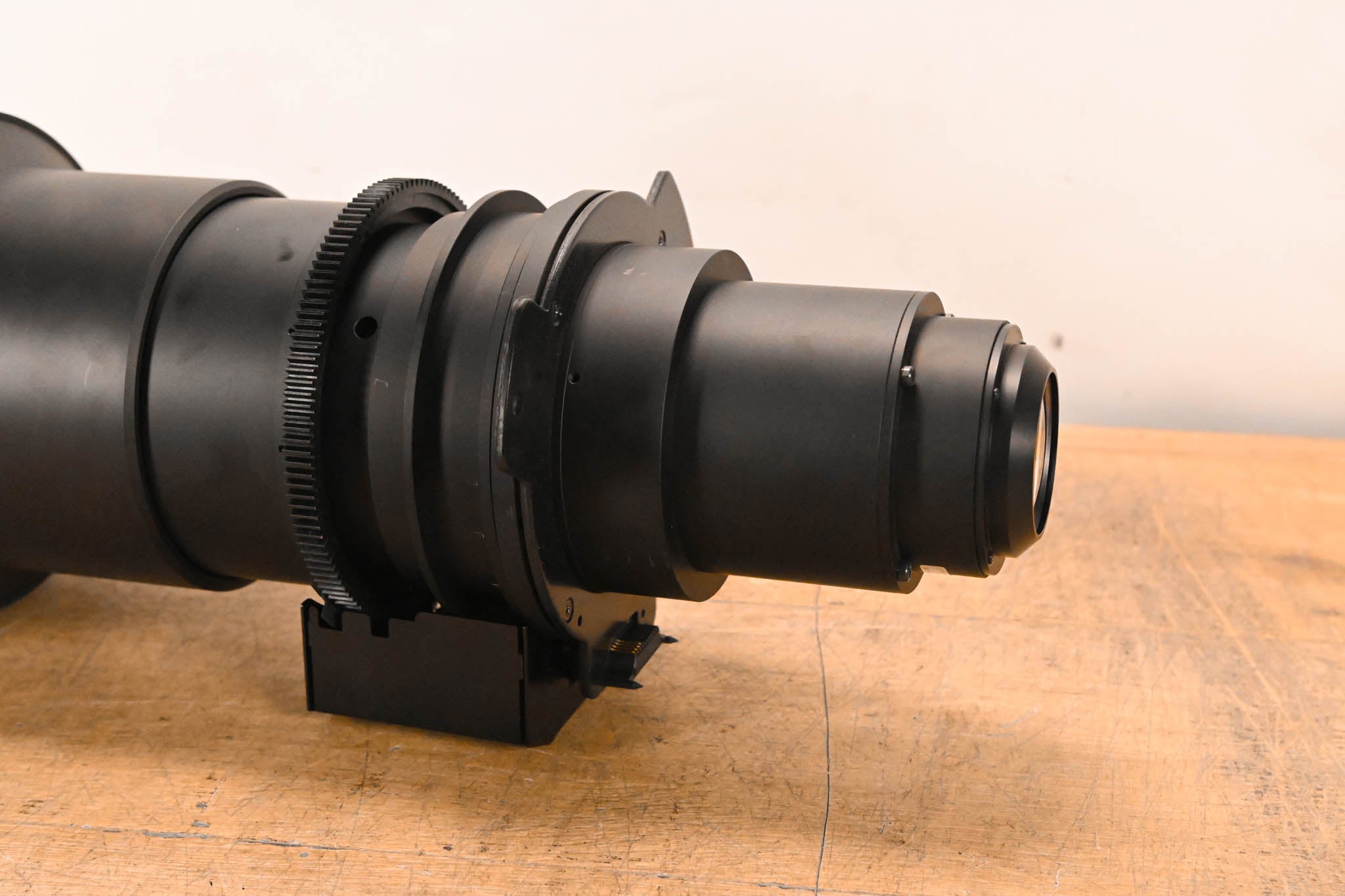 Christie ILS Lens 0.73:1 SX+ / 0.67:1 HD 0.95" 3-Chip Lens