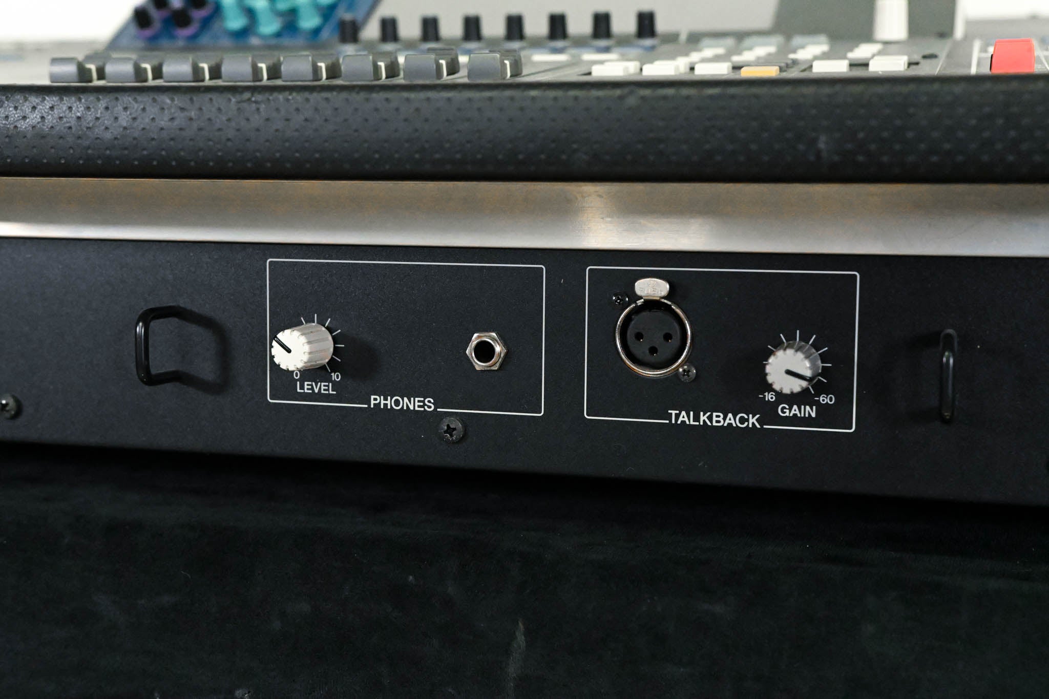 Yamaha M7CL-48 48-Channel Digital Audio Mixing Console