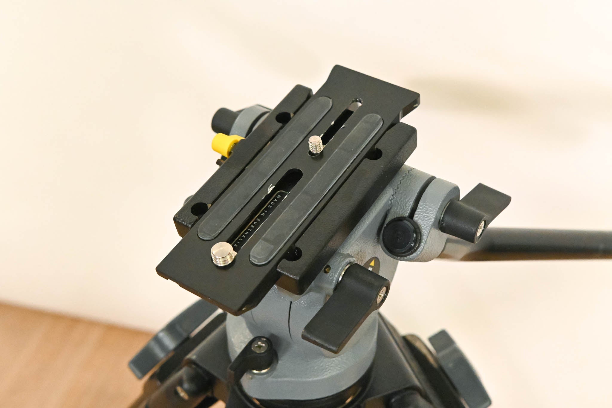 Miller DS-20 Fluid Head with 2-Stage Aluminum Tripod