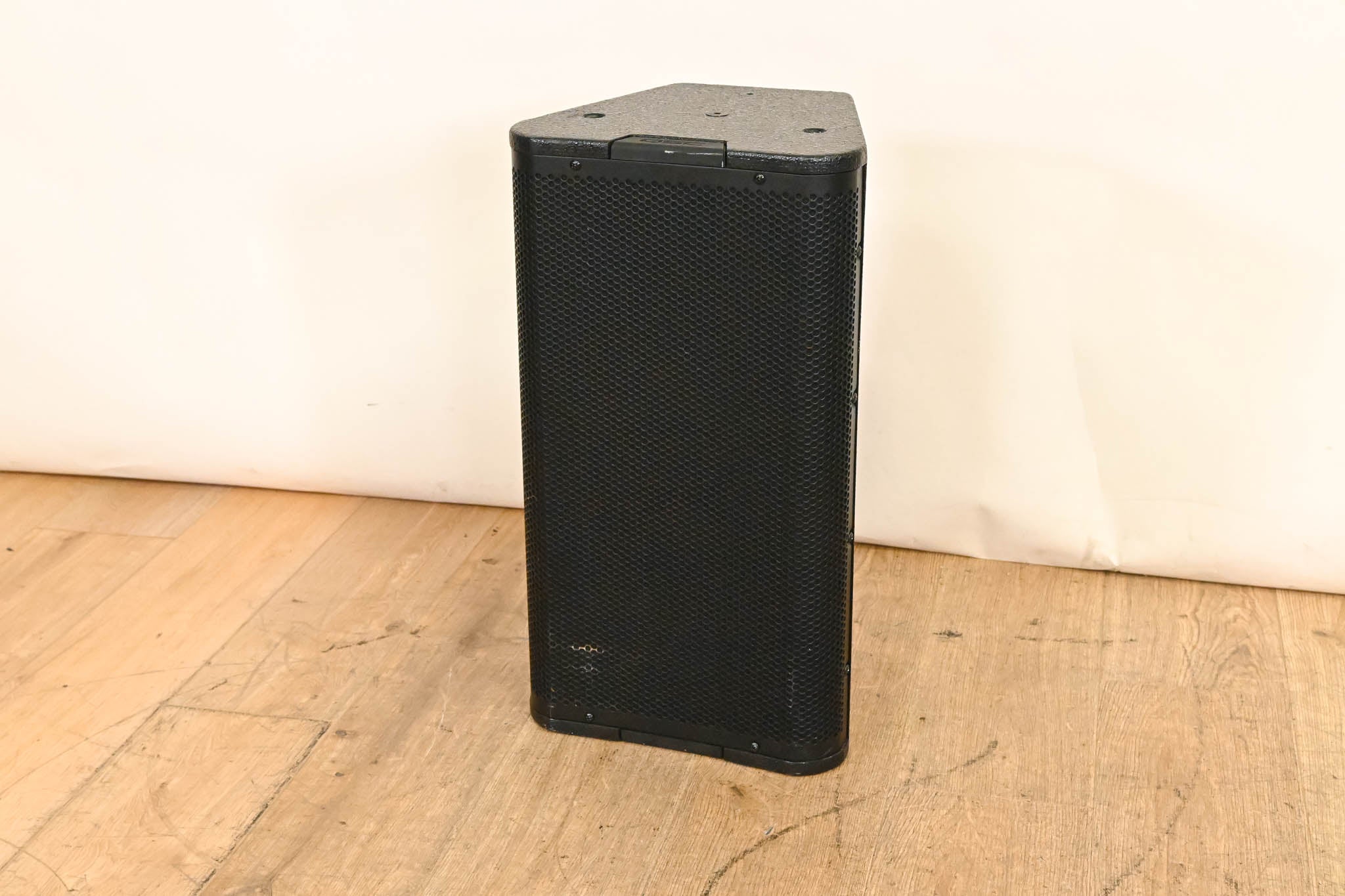 QSC AP-5102 2-Way Acoustic Performance Loudspeaker - Black