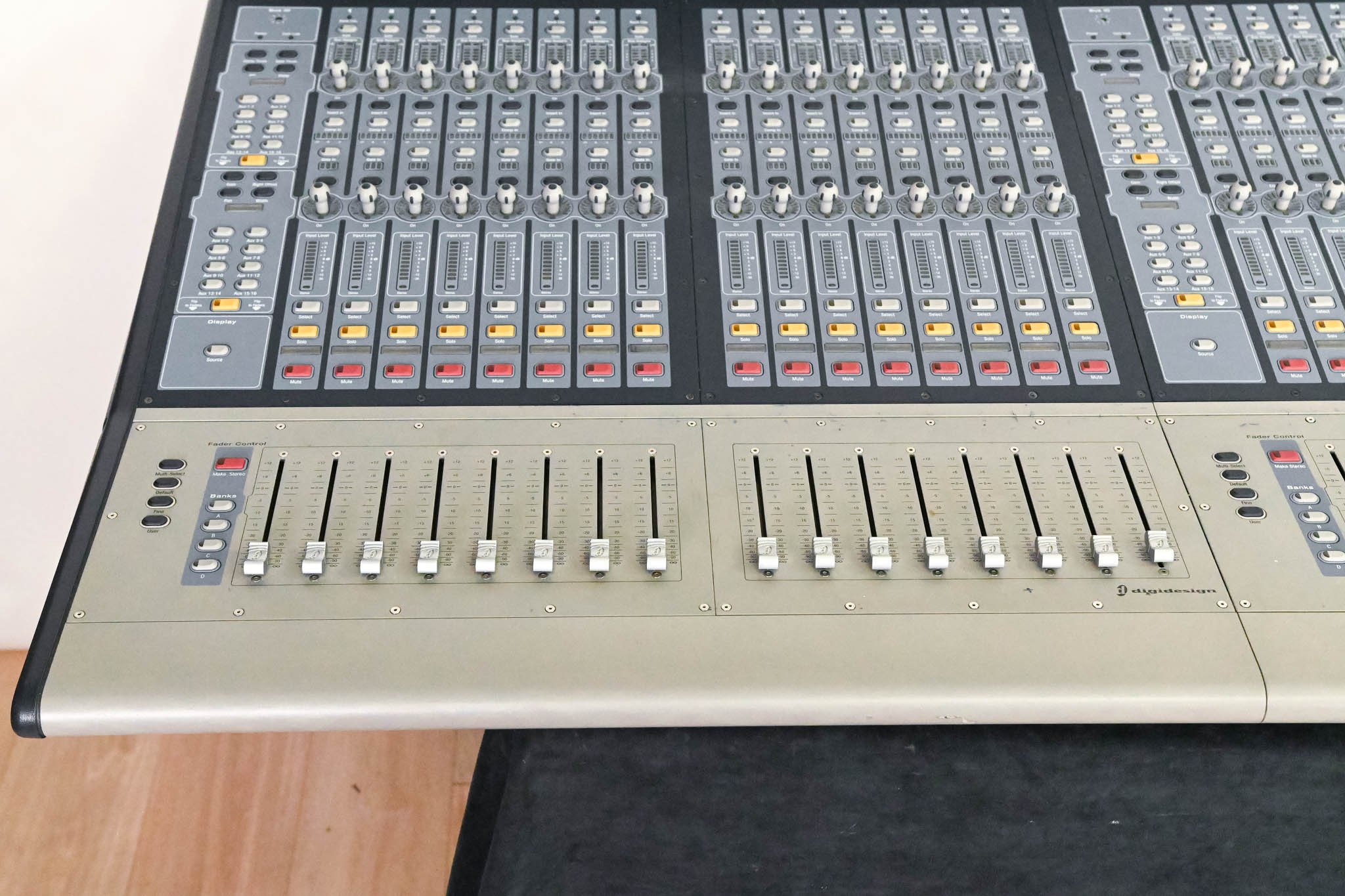 Digidesign VENUE D-Show Console Surface with Sidecar
