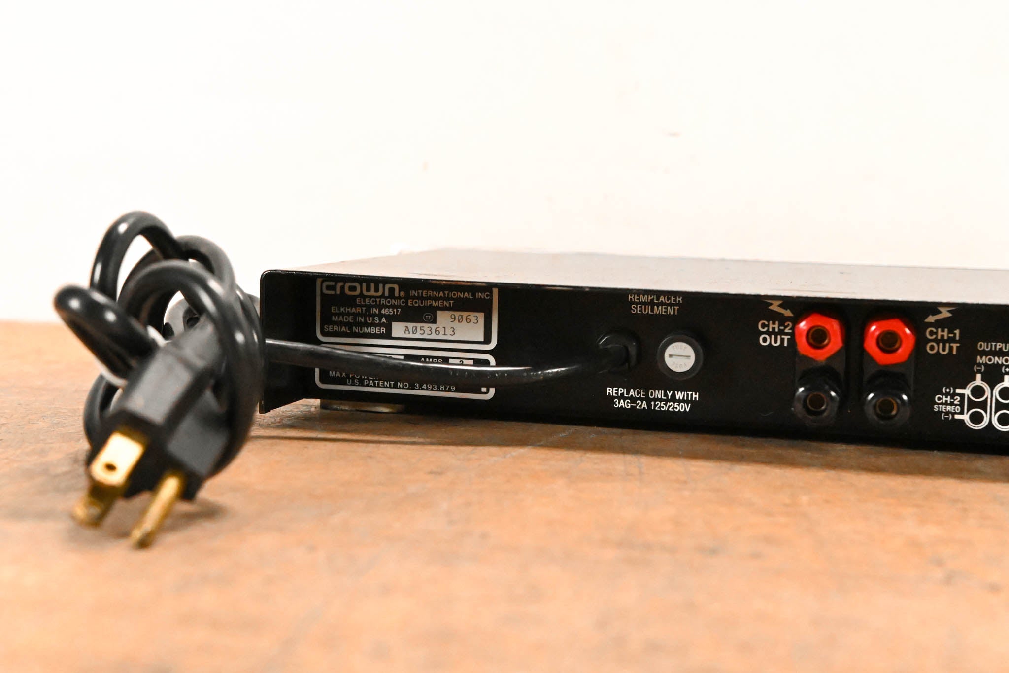 Crown D-75 2-Channel Power Amplifier