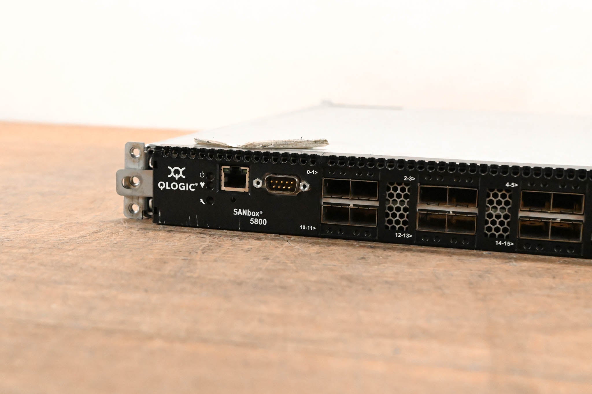 Q-LOGIC SANbox 5802 8-Port 8Gb Fibre Channel Stack Switch