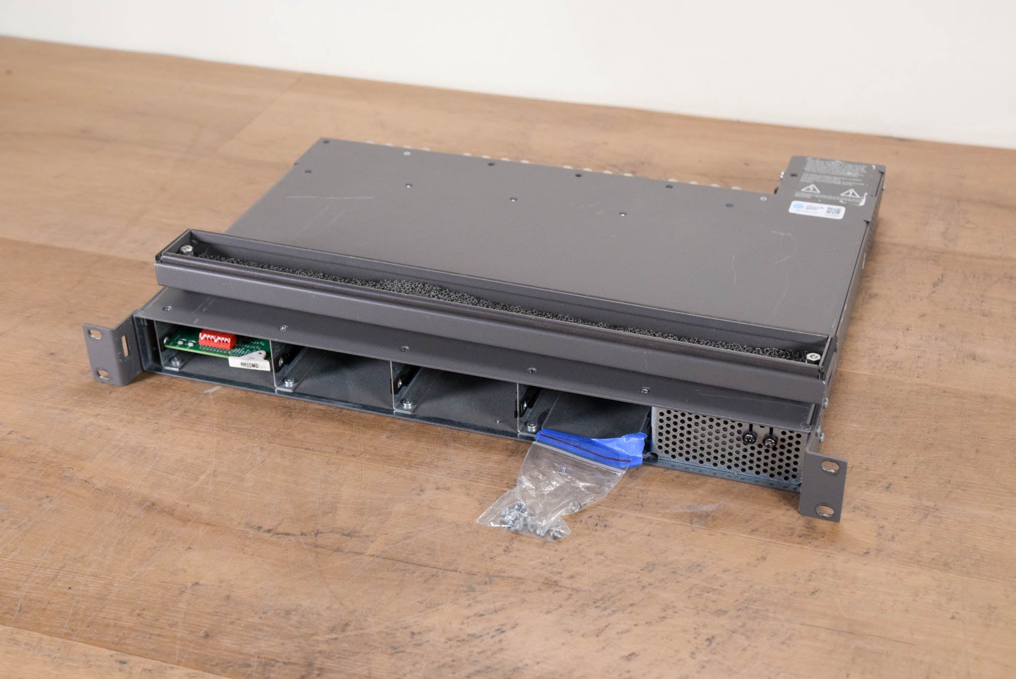 AJA FR1 R-Series 1RU Rackmount Frame with one RH10MD Card