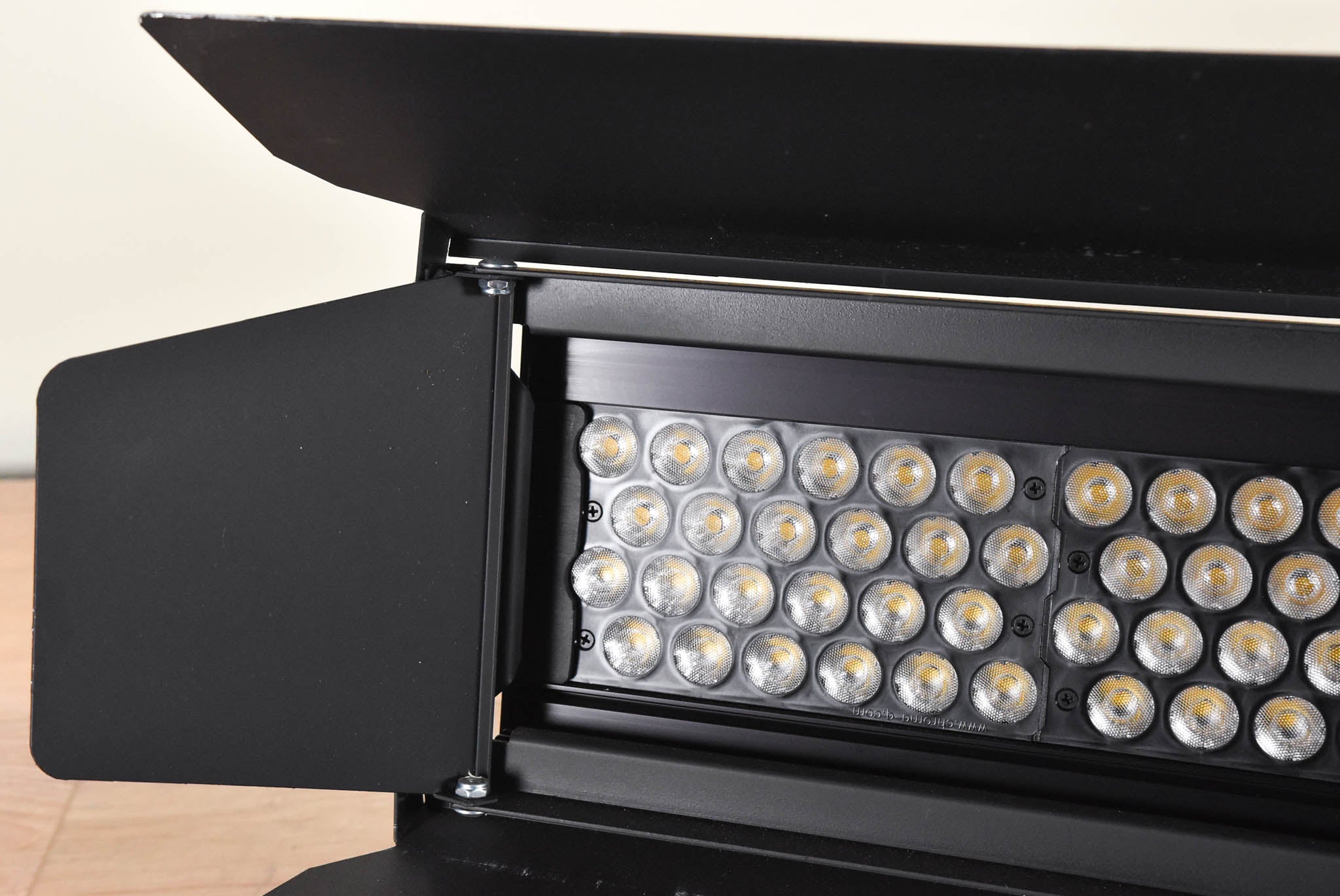 Chroma-Q Studio Force T 12 Tungsten White LED Fixture