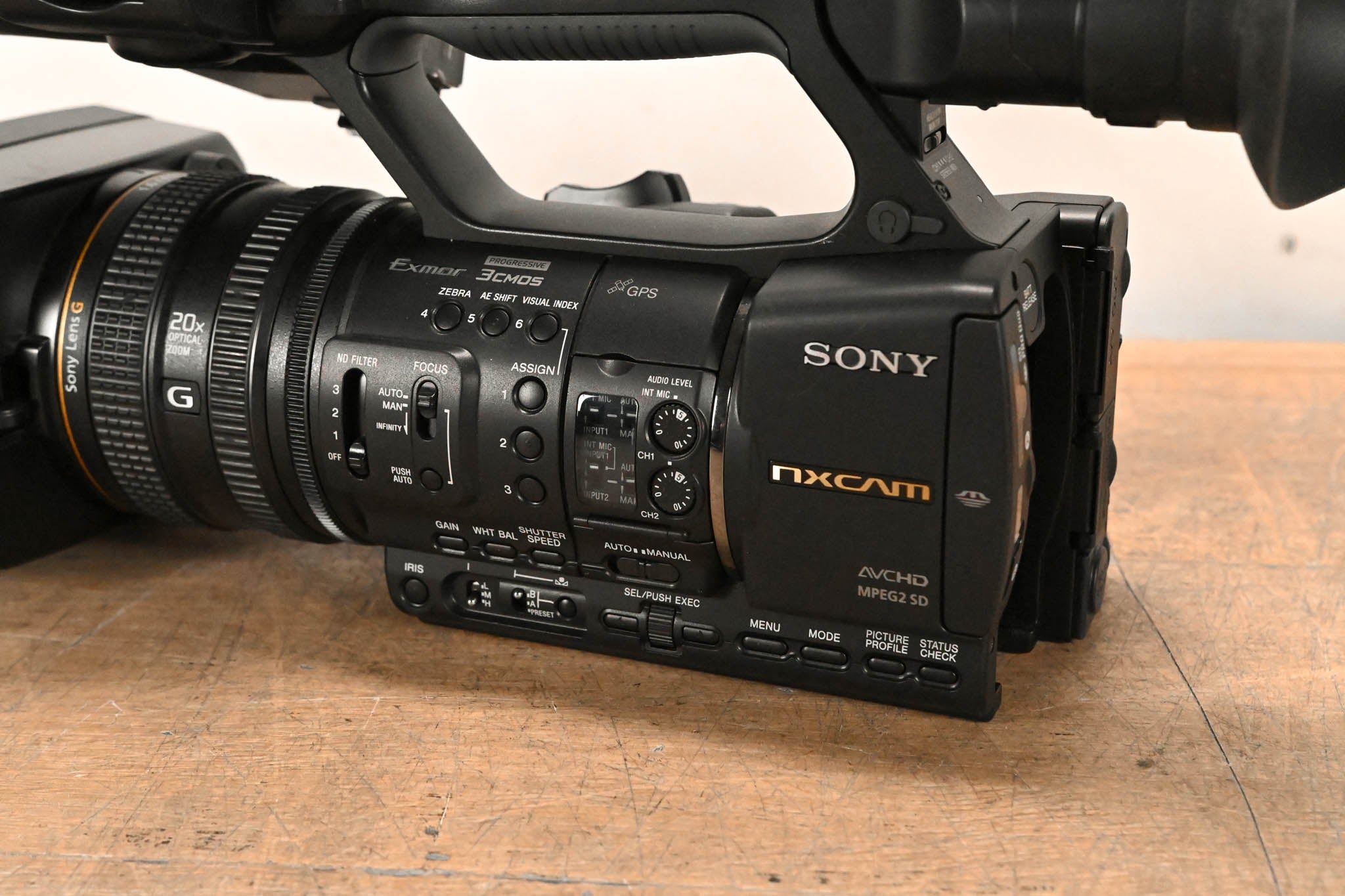 Sony HXR-NX5U NXCAM Professional Camcorder