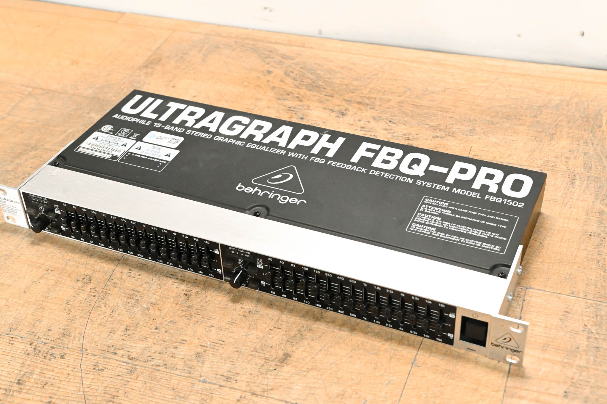 Behringer ULTRAGRAPH PRO FBQ1502 15-Band Stereo Graphic Equalizer