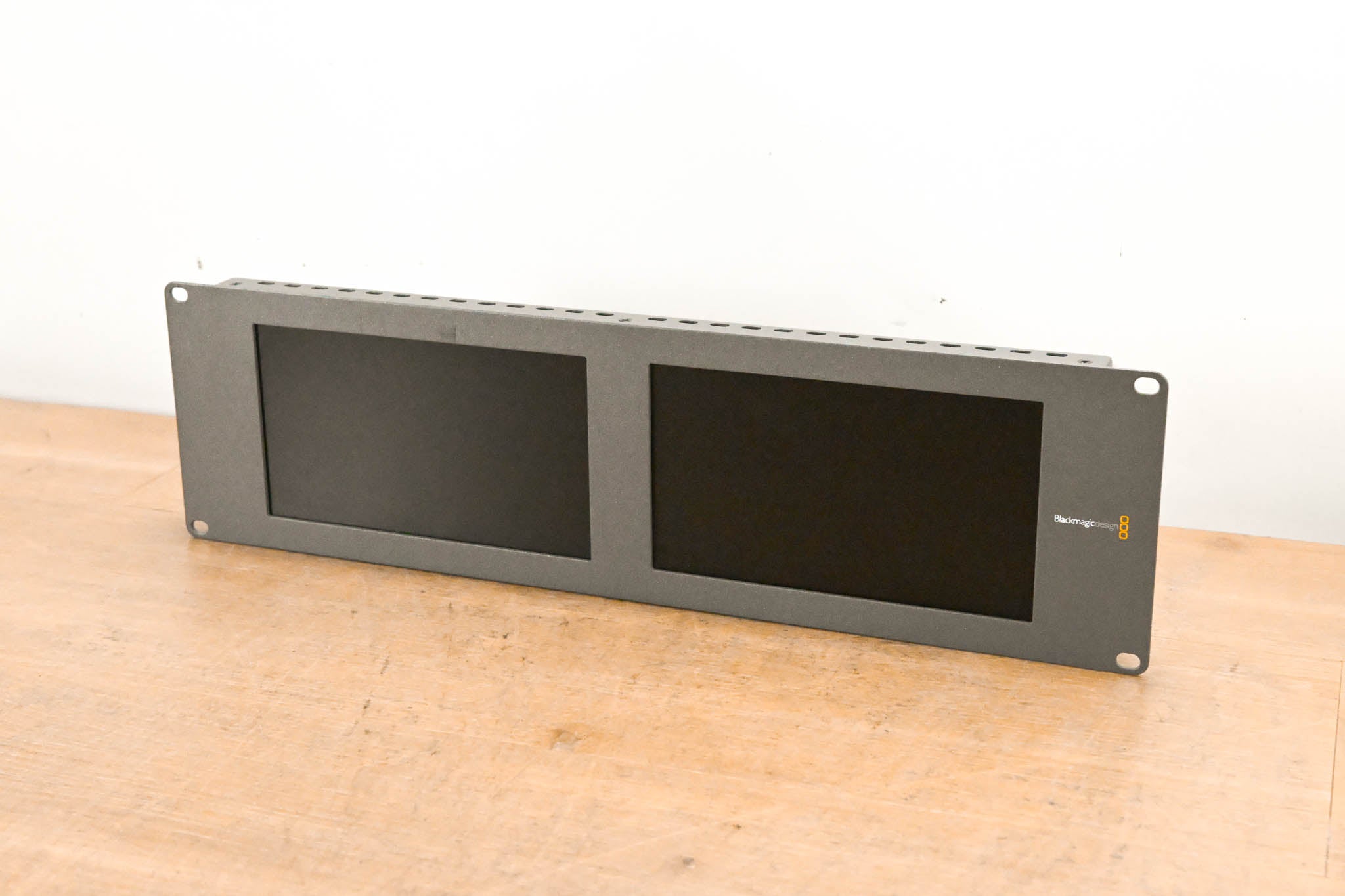 Blackmagic Design Smartview Duo 2 Dual 8" LCD Monitors