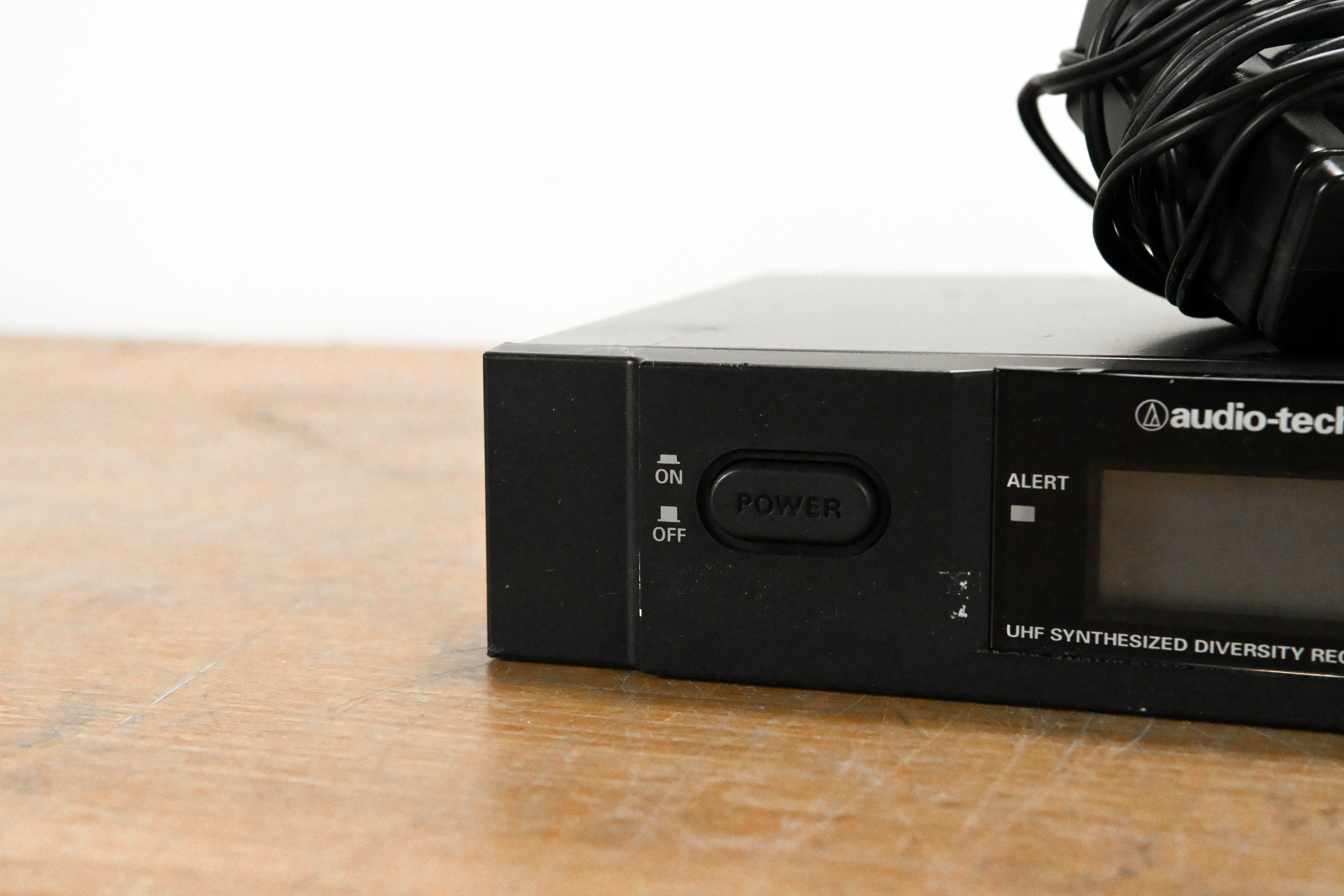 Audio-Technica ATW-R3100bC Receiver w/ ATW-T341bC Mic 541-566 MHz