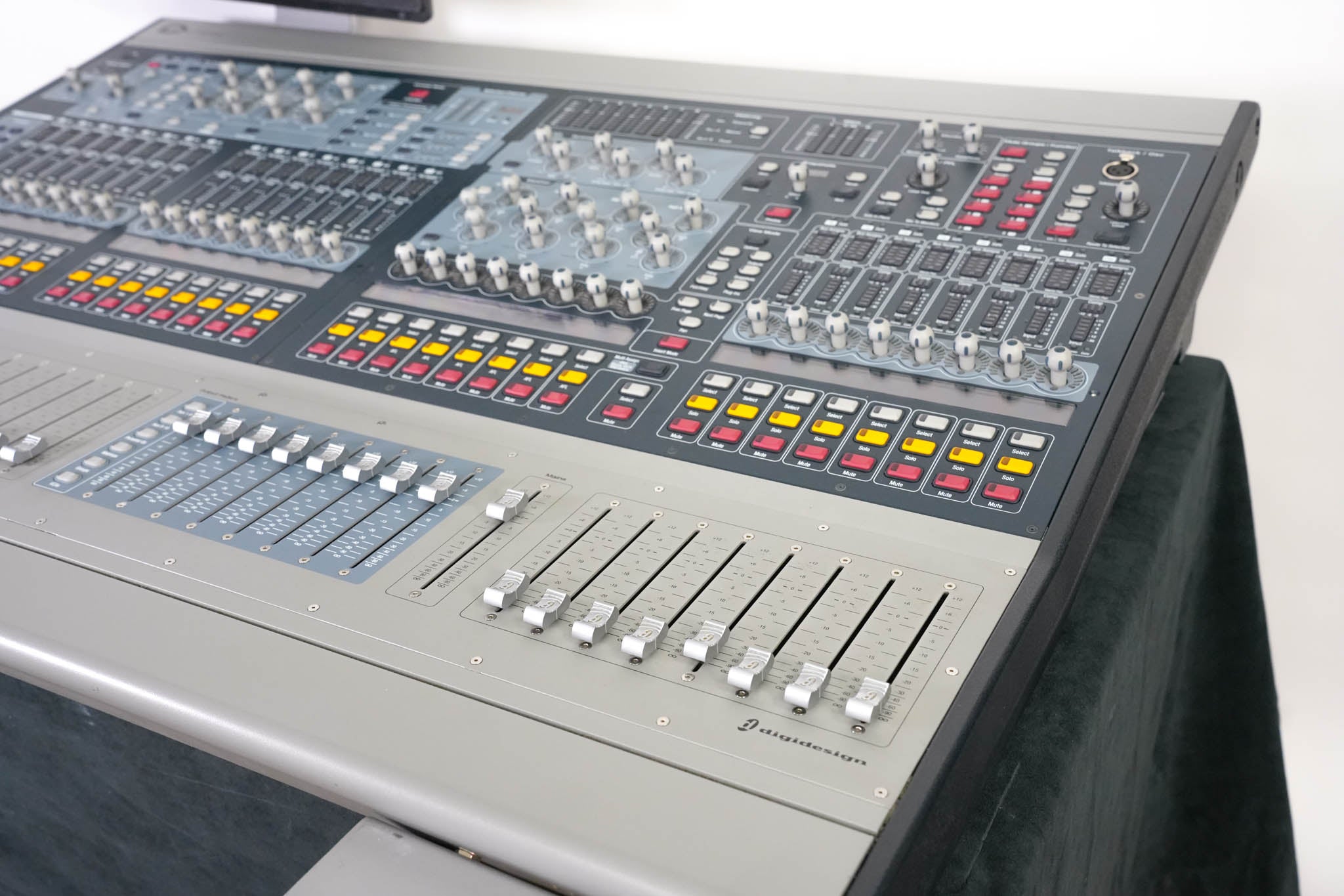 Digidesign D-Show Profile Digital Mixing Console with Mix Rack