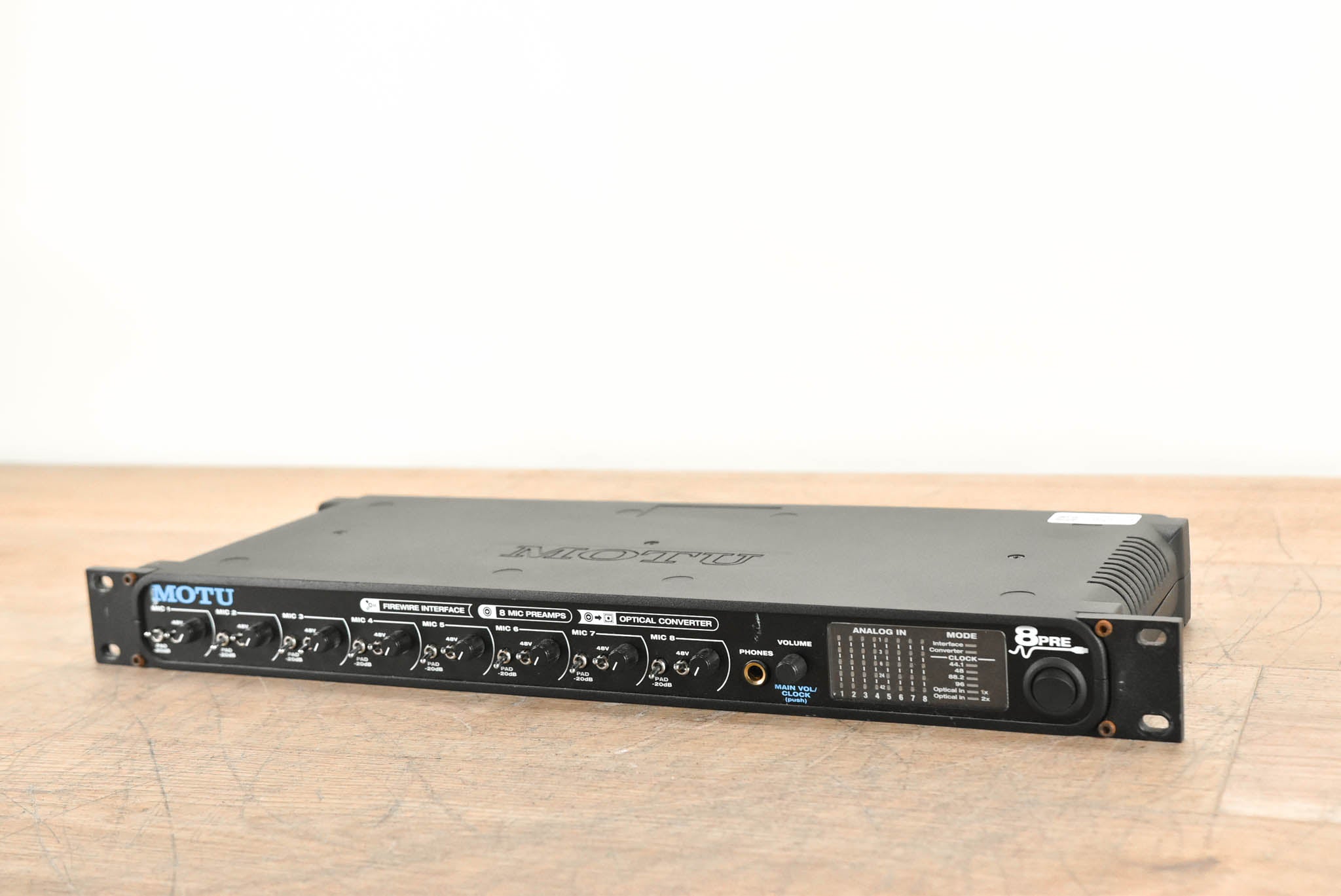 MOTU 8pre 16x12 FireWire Audio Interface with 8 Mic Inputs