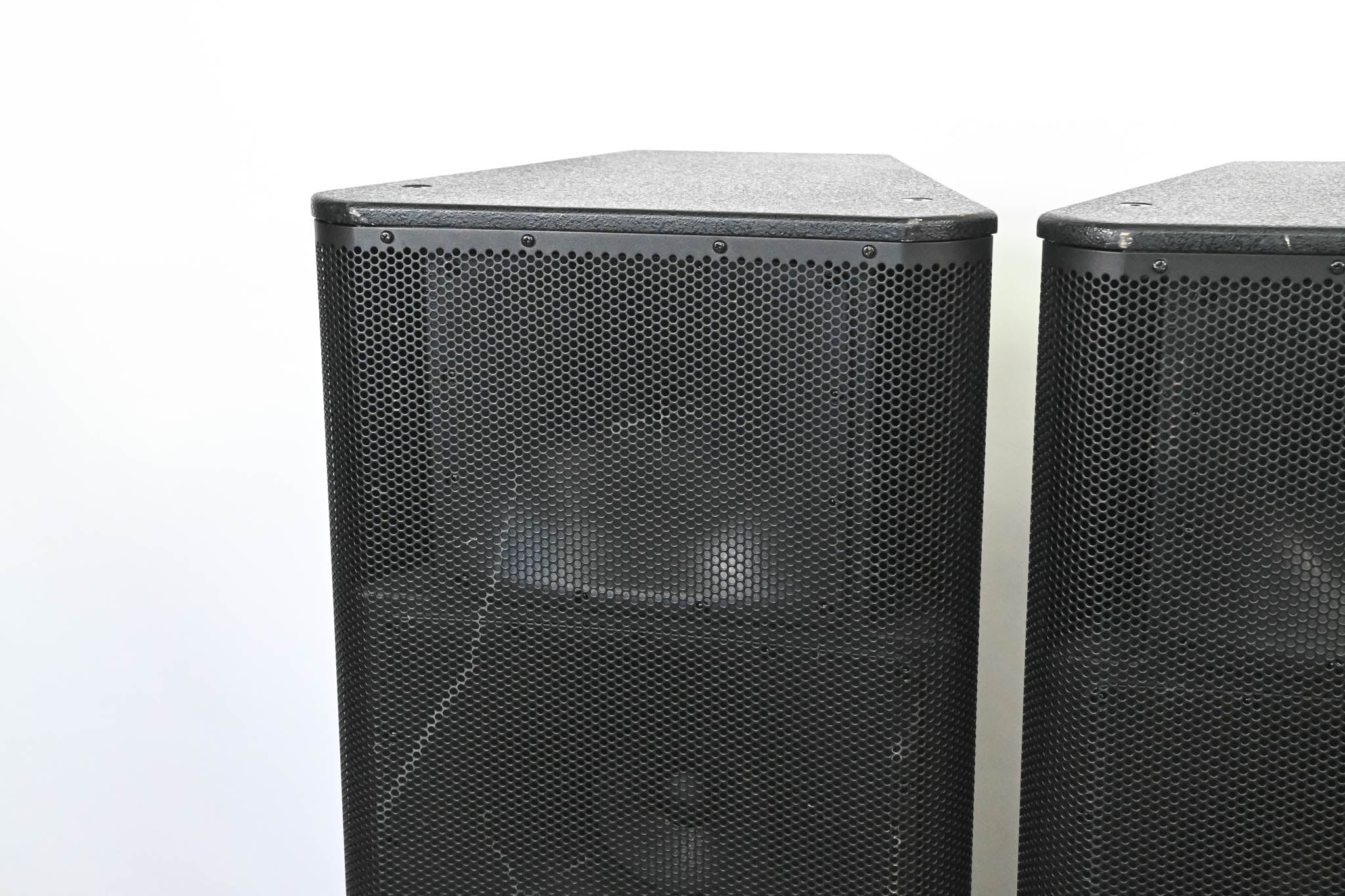 QSC KW153 1000W 15" Three-Way Active Loudspeaker (PAIR)