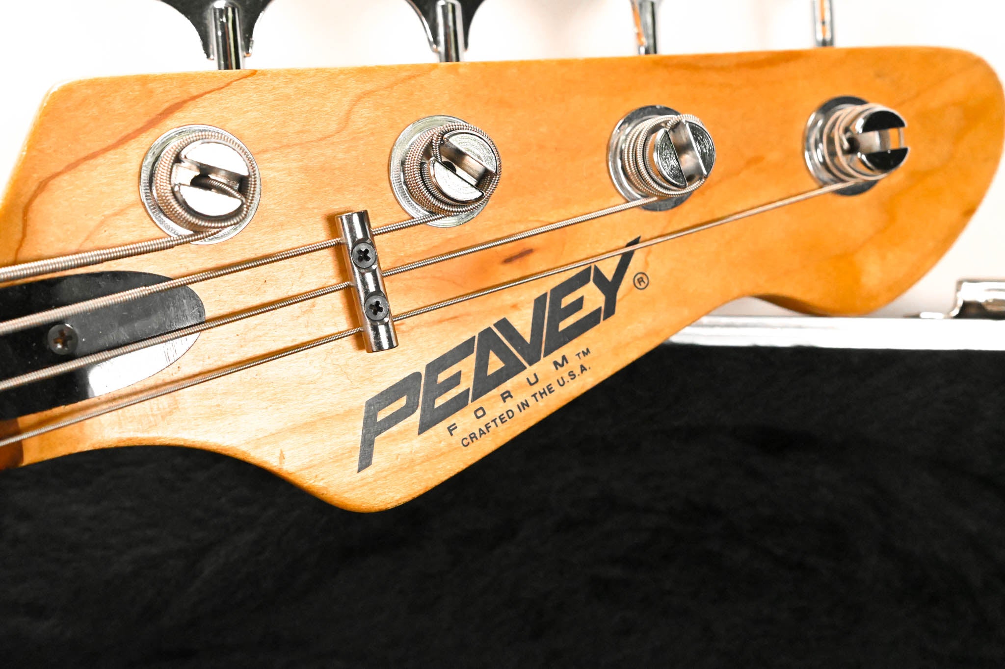Peavey Forum 4-String Bass Guitar with Hard Case