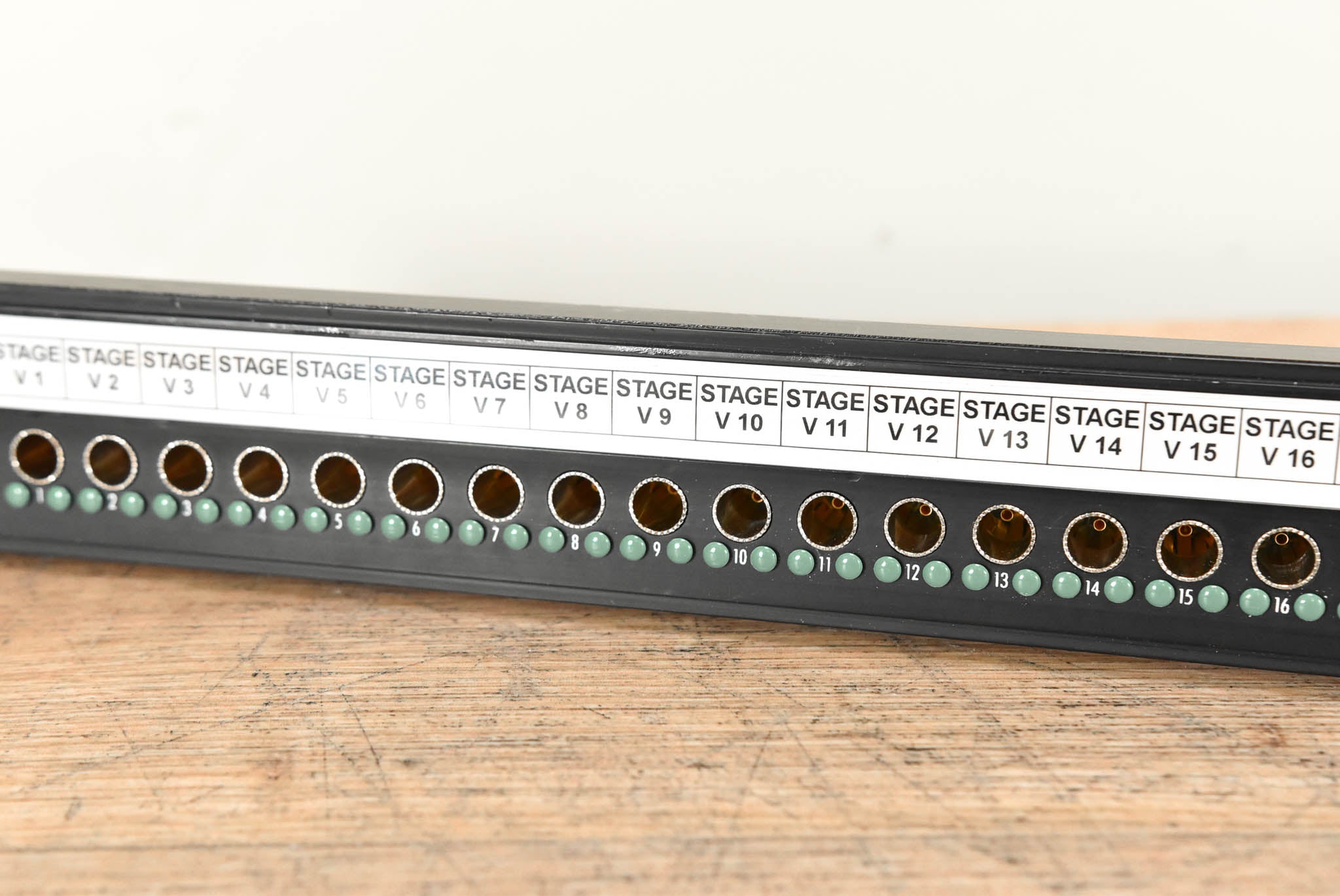 AVP 1RU 32-Input Video Patch Bay