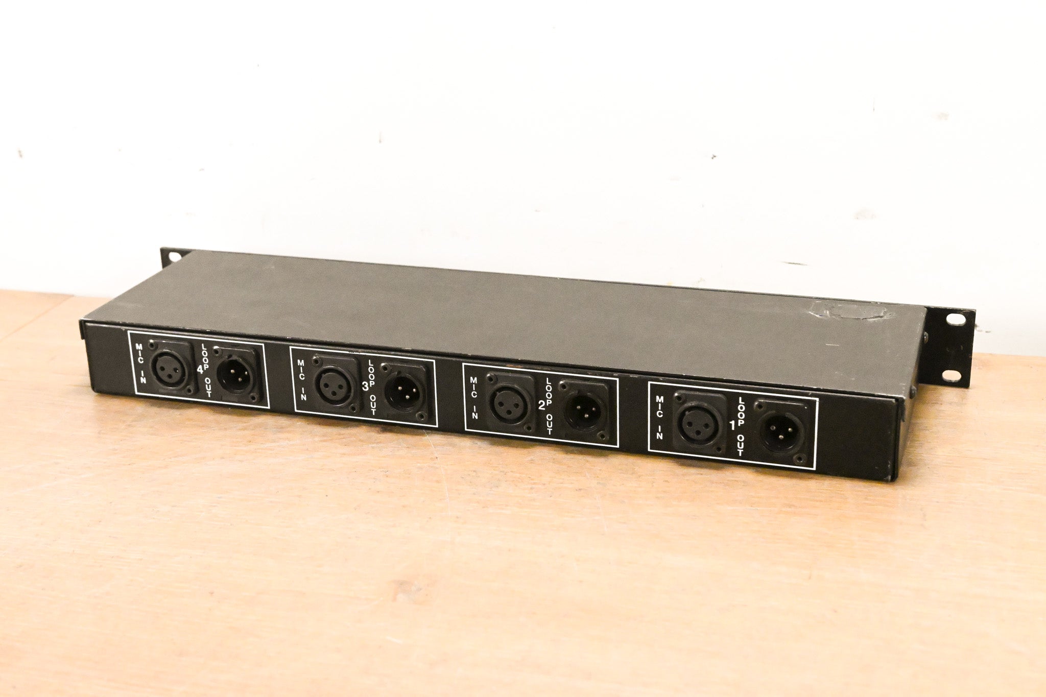 Horizon MS-4 4-Channel Rackmount Mic Splitter