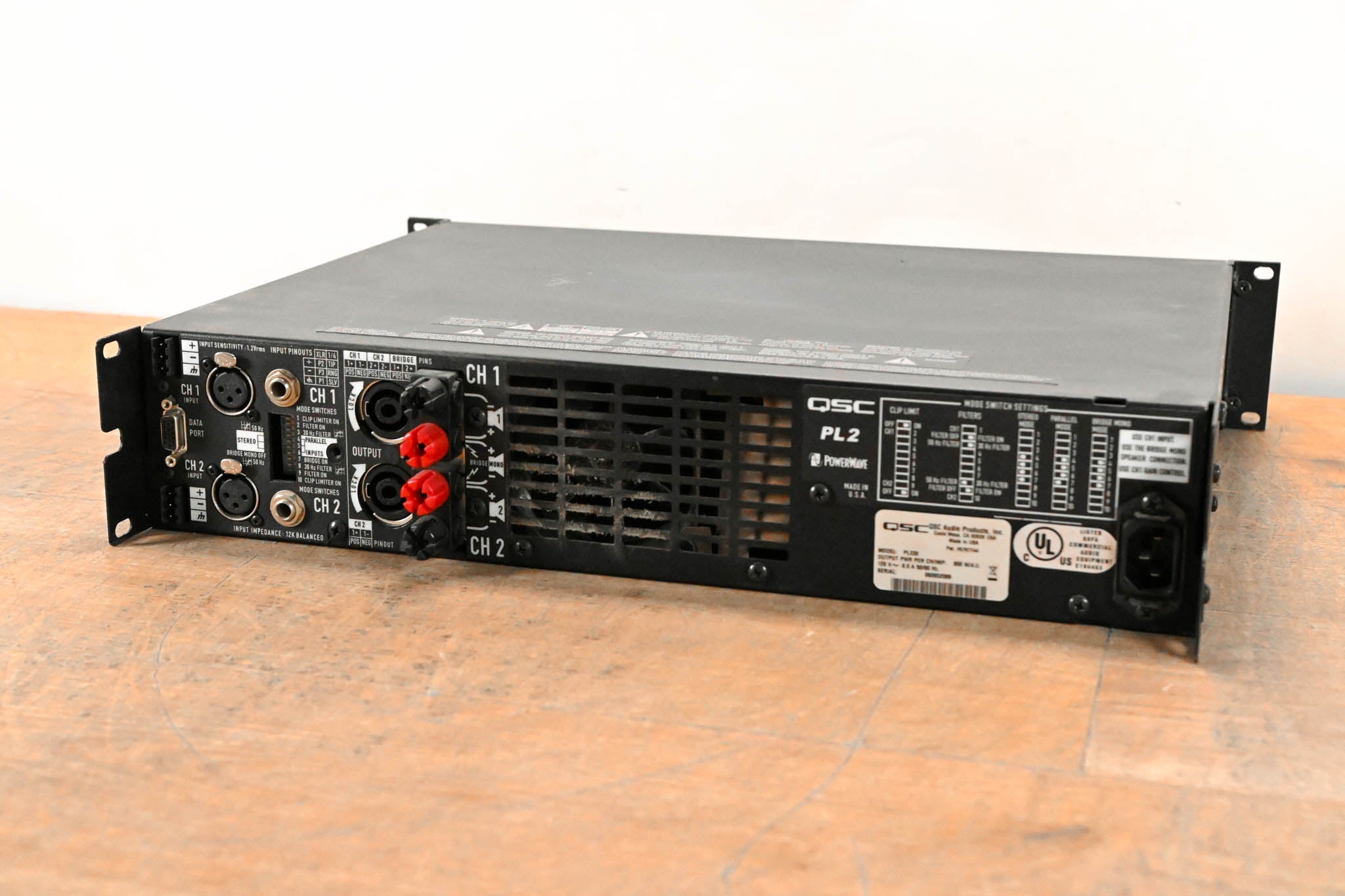 QSC PL230 PowerLight 2 Series 2-Channel 1500W Power Amplifier