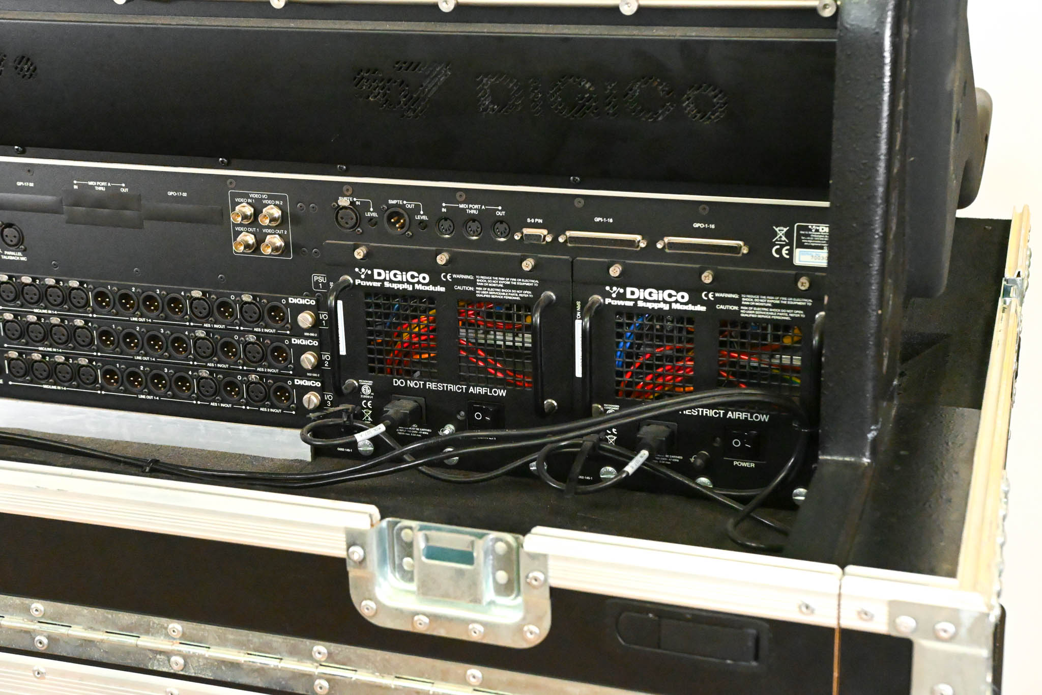 DiGiCo SD7 Digital Console w/Dual Engines, Waves, ST Optical & Road Case