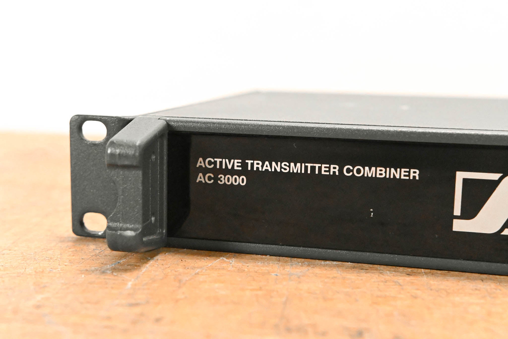 Sennheiser AC3000 Active Transmitter Combiner 8:1