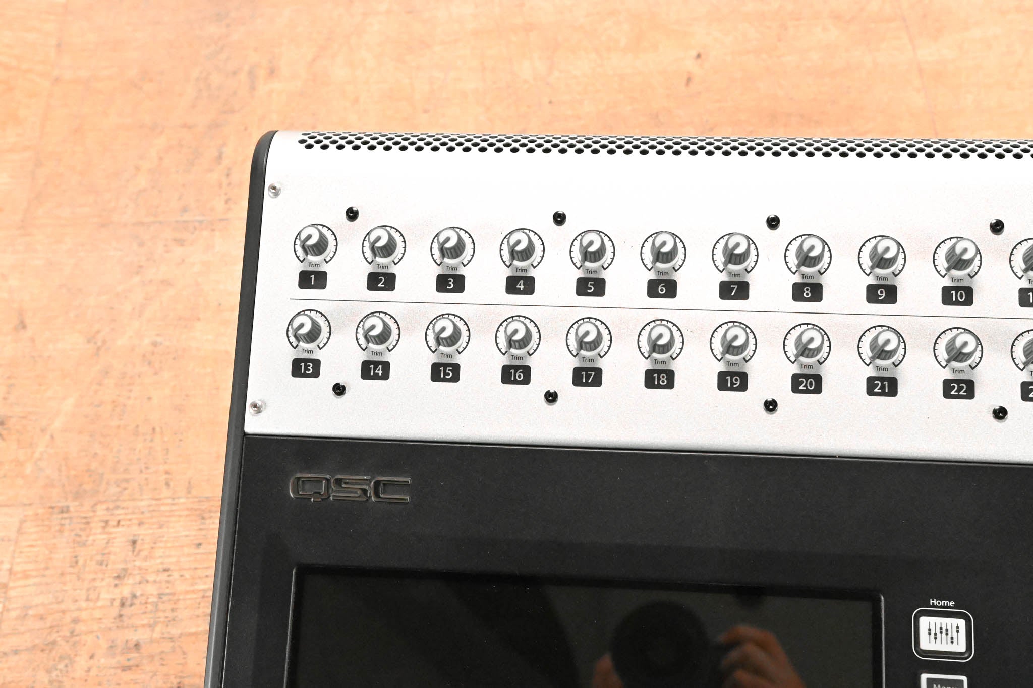 QSC Touchmix-30 Pro 32-Channel Professional Digital Mixer