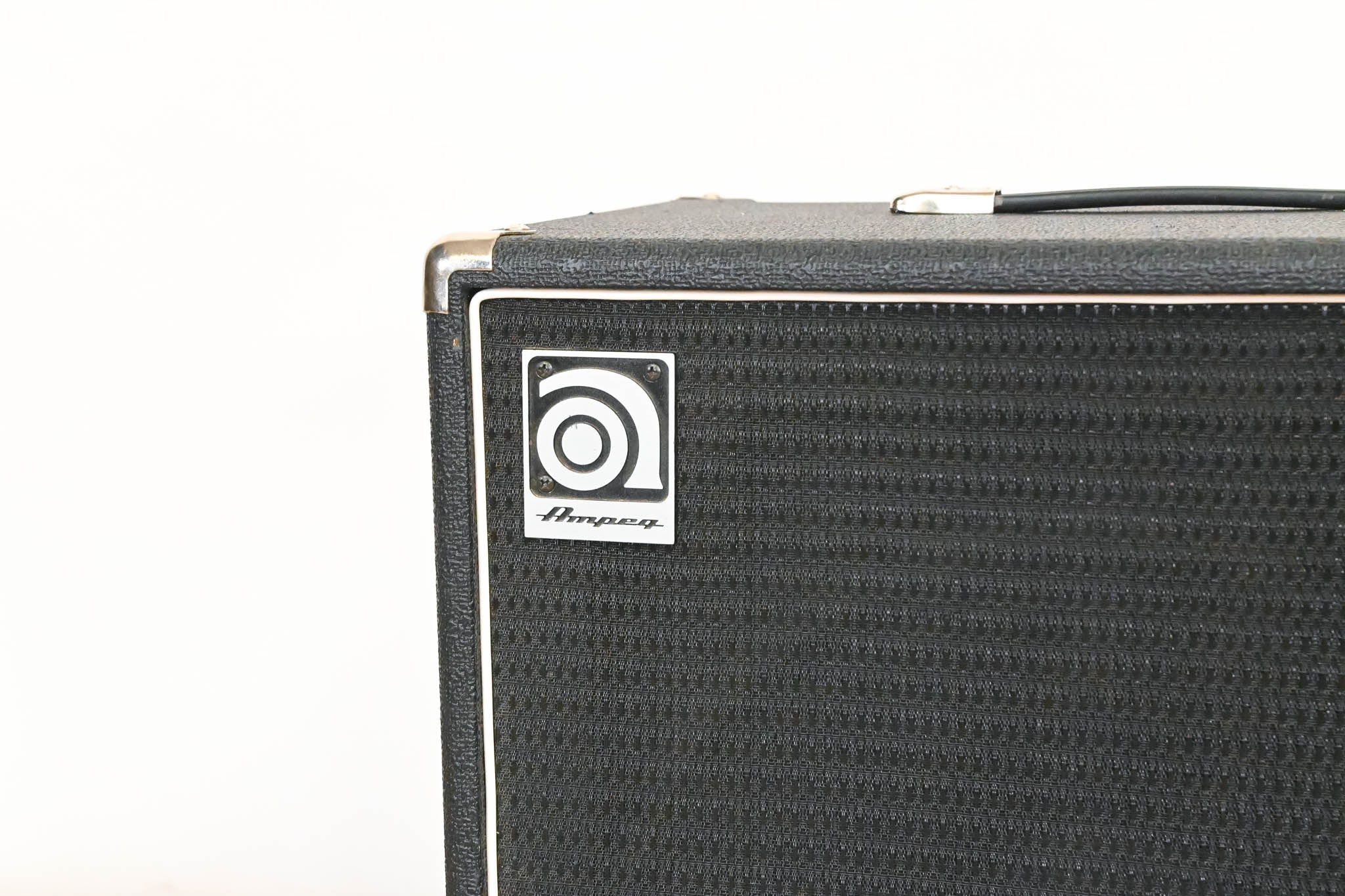 Ampeg BA-115 1x15" 100W Bass Combo Amplifier