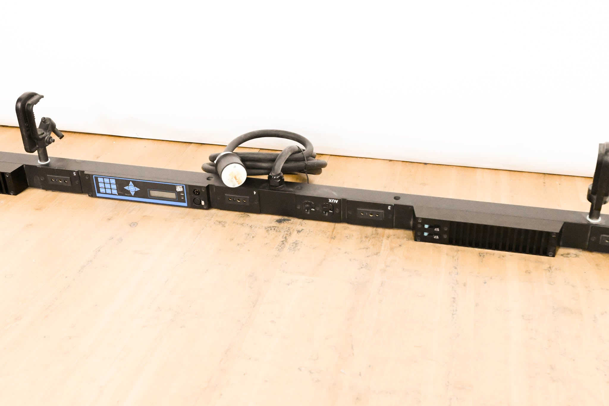 ETC SB6-10M 6 x 10A (1200W) SmartBar with Stage Pin Connectors
