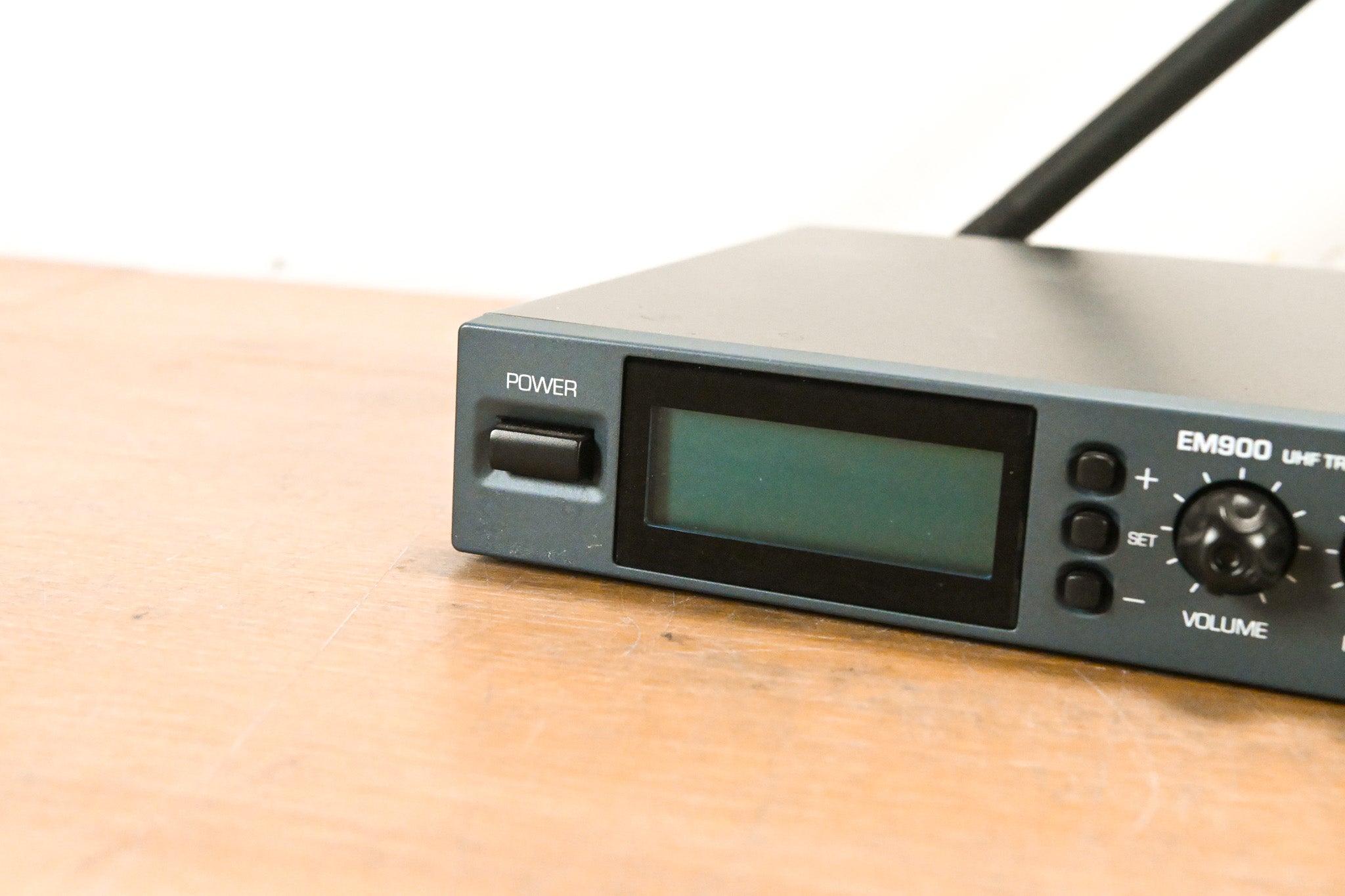 Carvin EM900 Wireless IEM System with EM901 Bodypack - 518-542 MHz