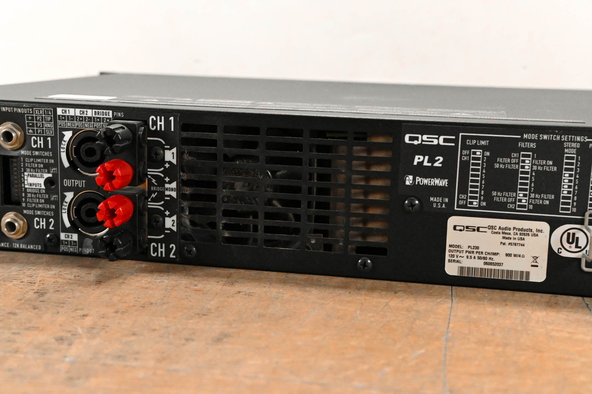 QSC PL230 PowerLight 2 Series 2-Channel 1500W Power Amplifier