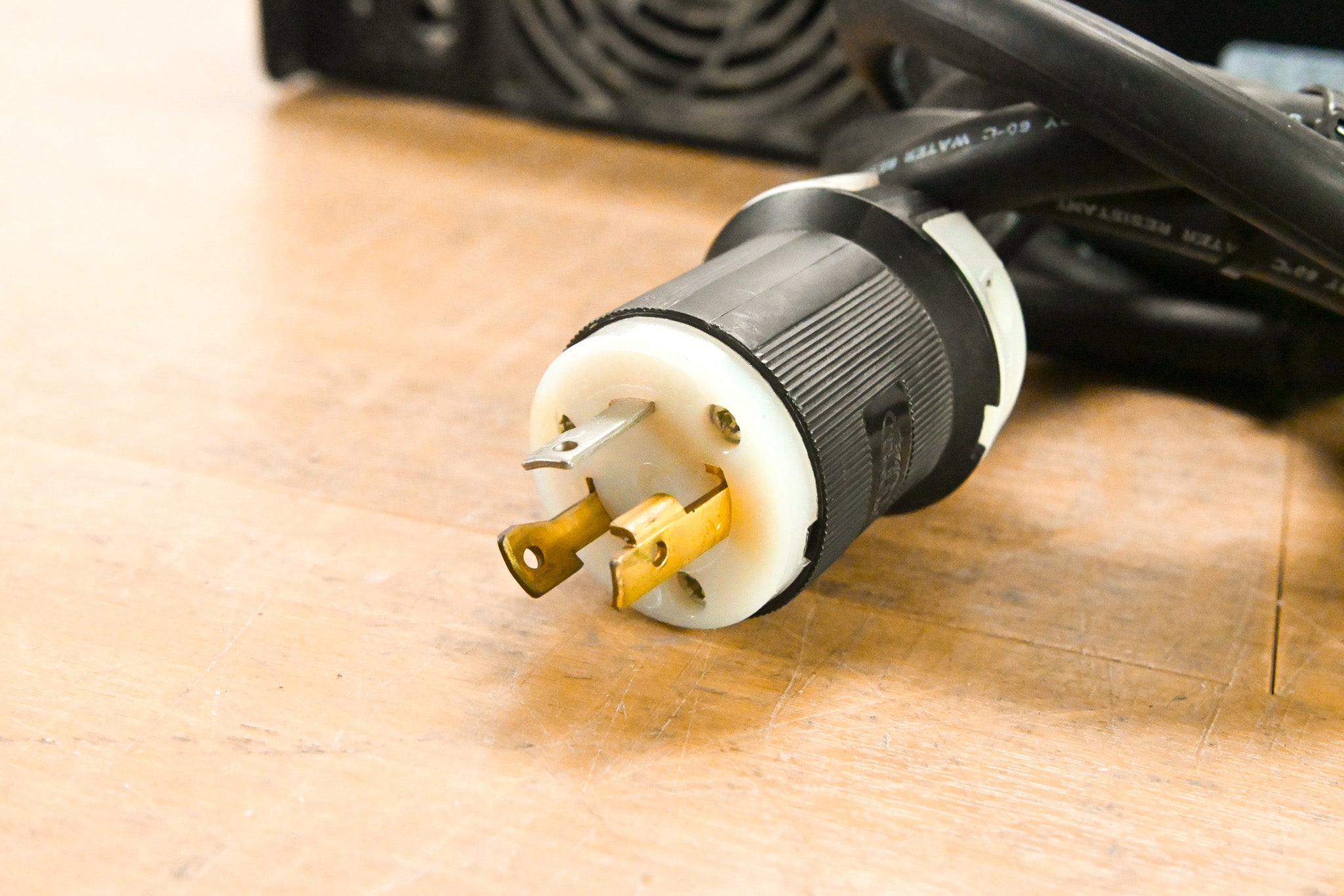 Crest Audio 8001 2-Channel Power Amplifier