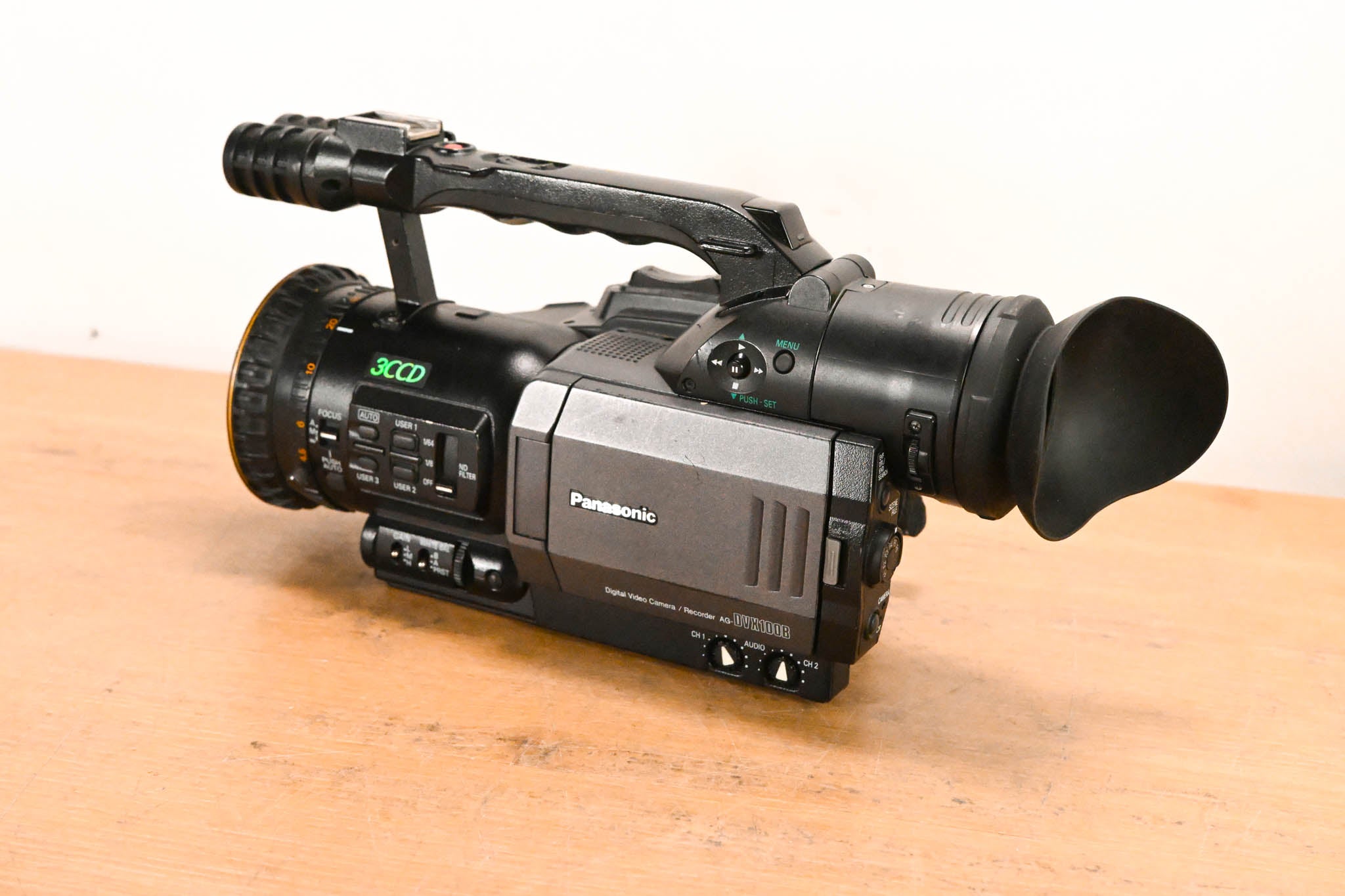 Panasonic AG-DVX100B 3-CCD Mini-DV Cinema Video Camcorder