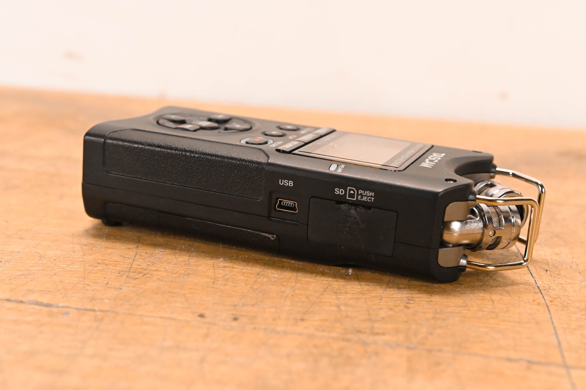 TASCAM DR-40 Handheld 4-Track Recorder