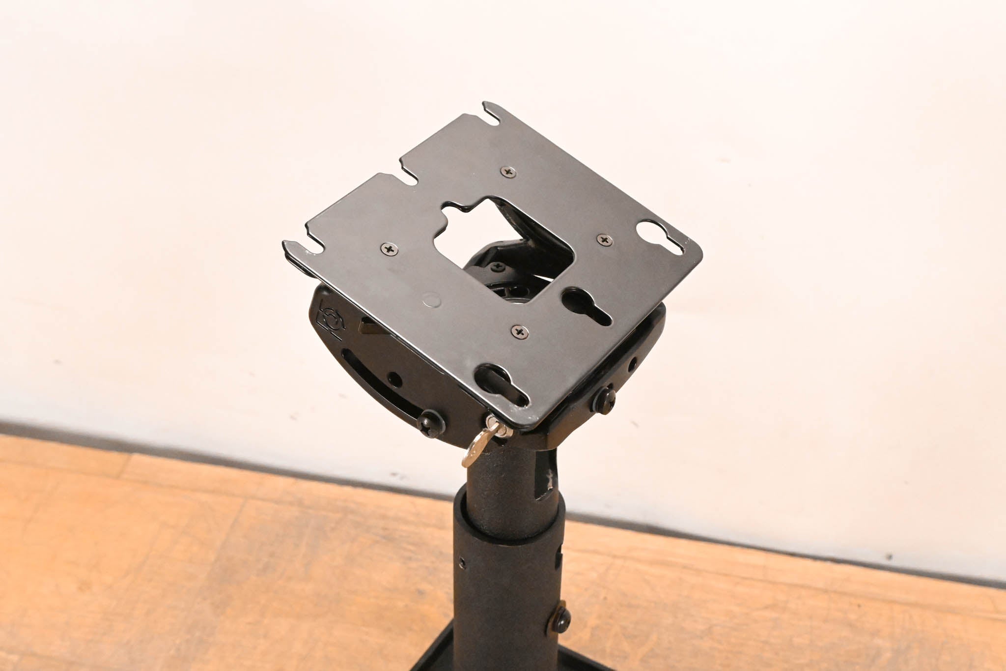 Chief RPMA000 Projector Mount System w/ CMS009012 Column & CMA345 Plate