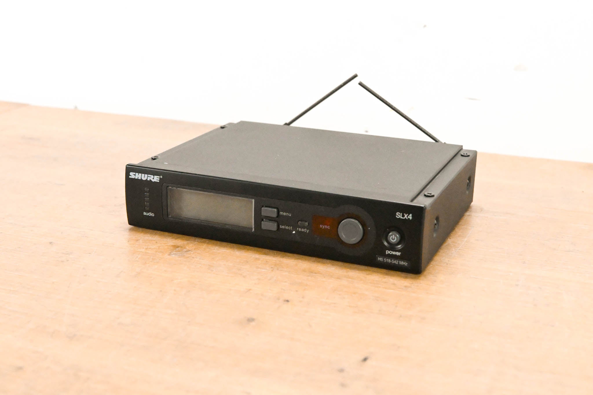 Shure SLX4 Wireless Receiver - H5 Band: 518-542 MHz (NO POWER SUPPLY)