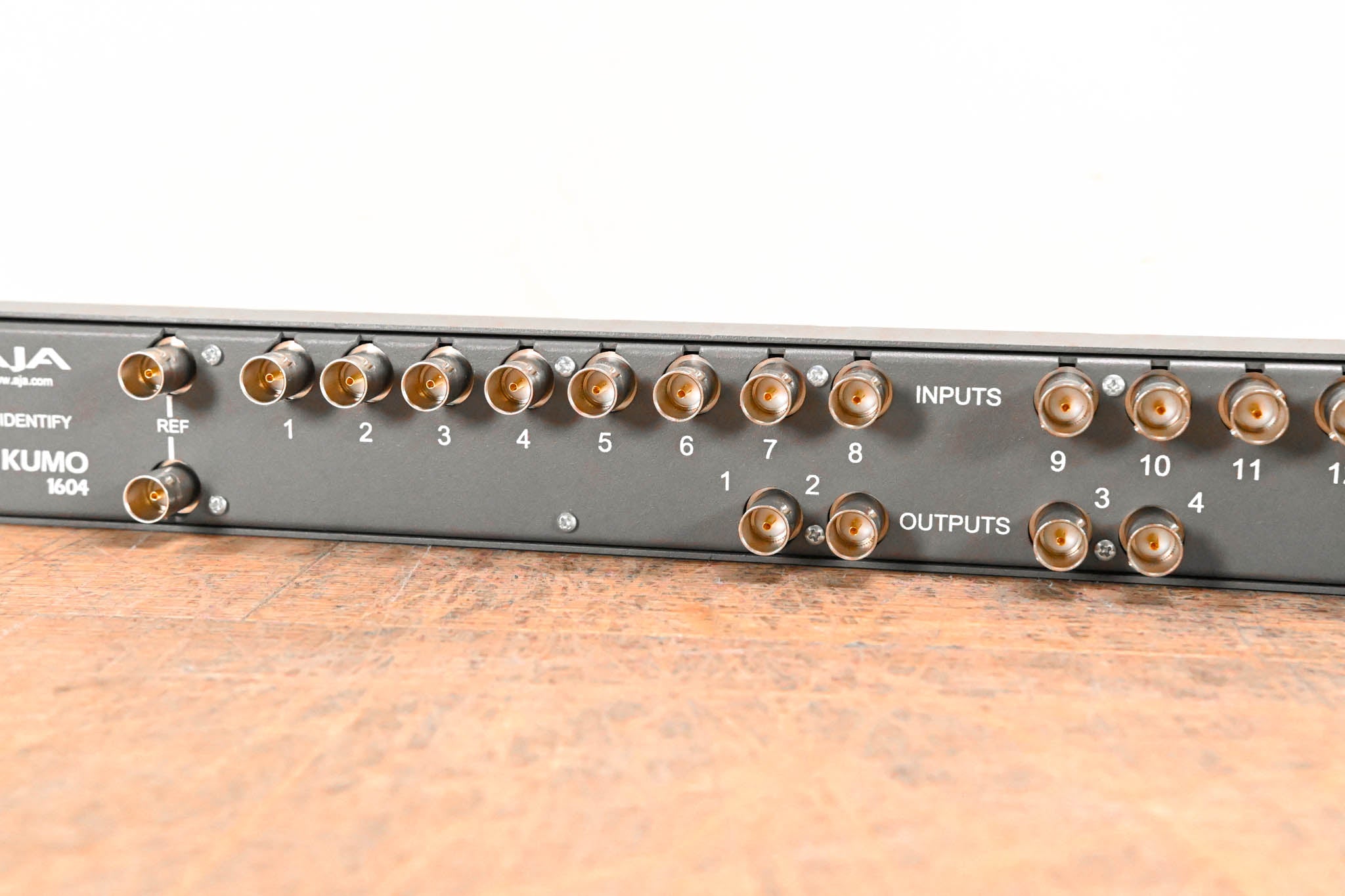 AJA KUMO 1604 16x4 Compact 3G-SDI Router (NO POWER SUPPLY) CG01JCC