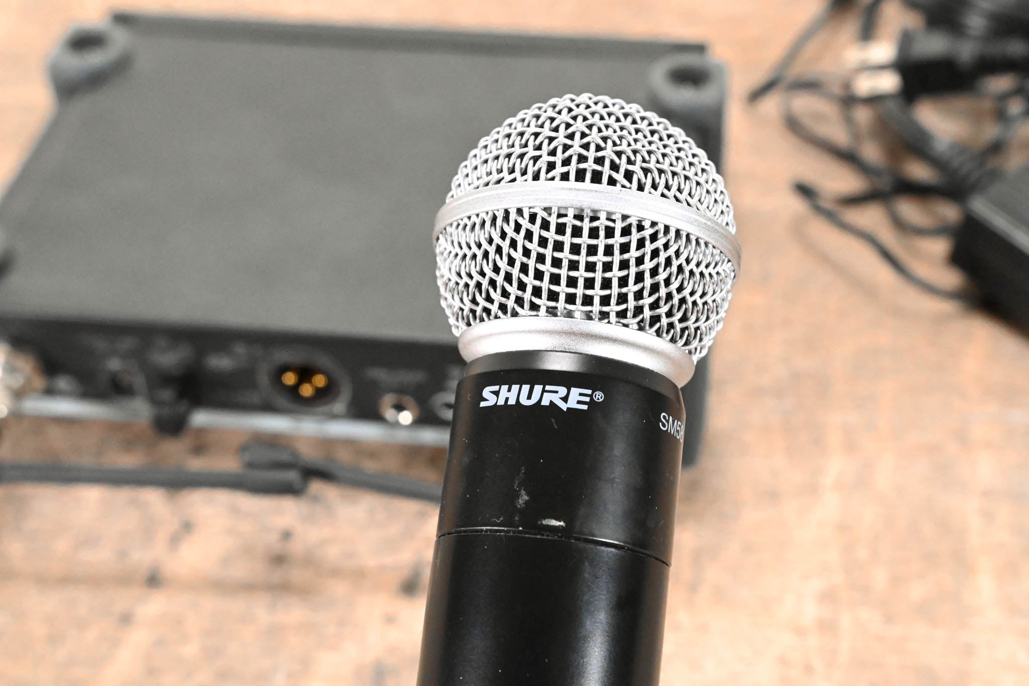 Shure SLX24/SM58 Handheld Wireless System - L4 Band: 638-662 MHz