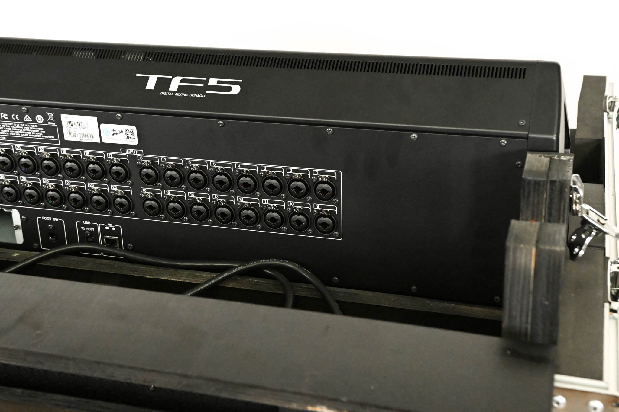 Yamaha TF5 32-Input Digital Mixing Console with Road Case
