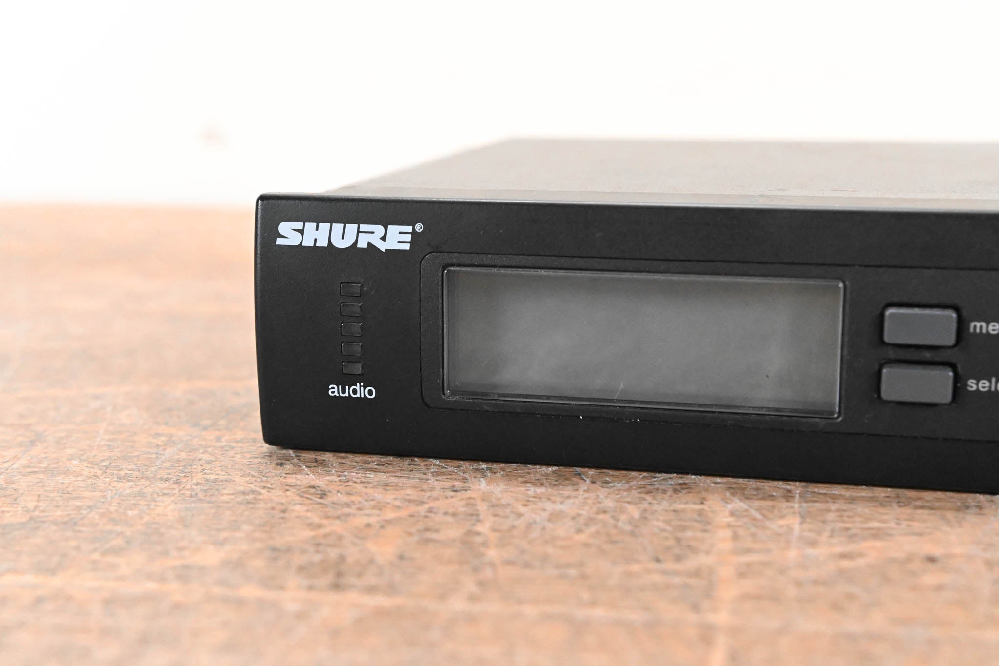 Shure SLX4 Wireless Receiver - J3 Band: 572-596 MHz (NO POWER SUPPLY)