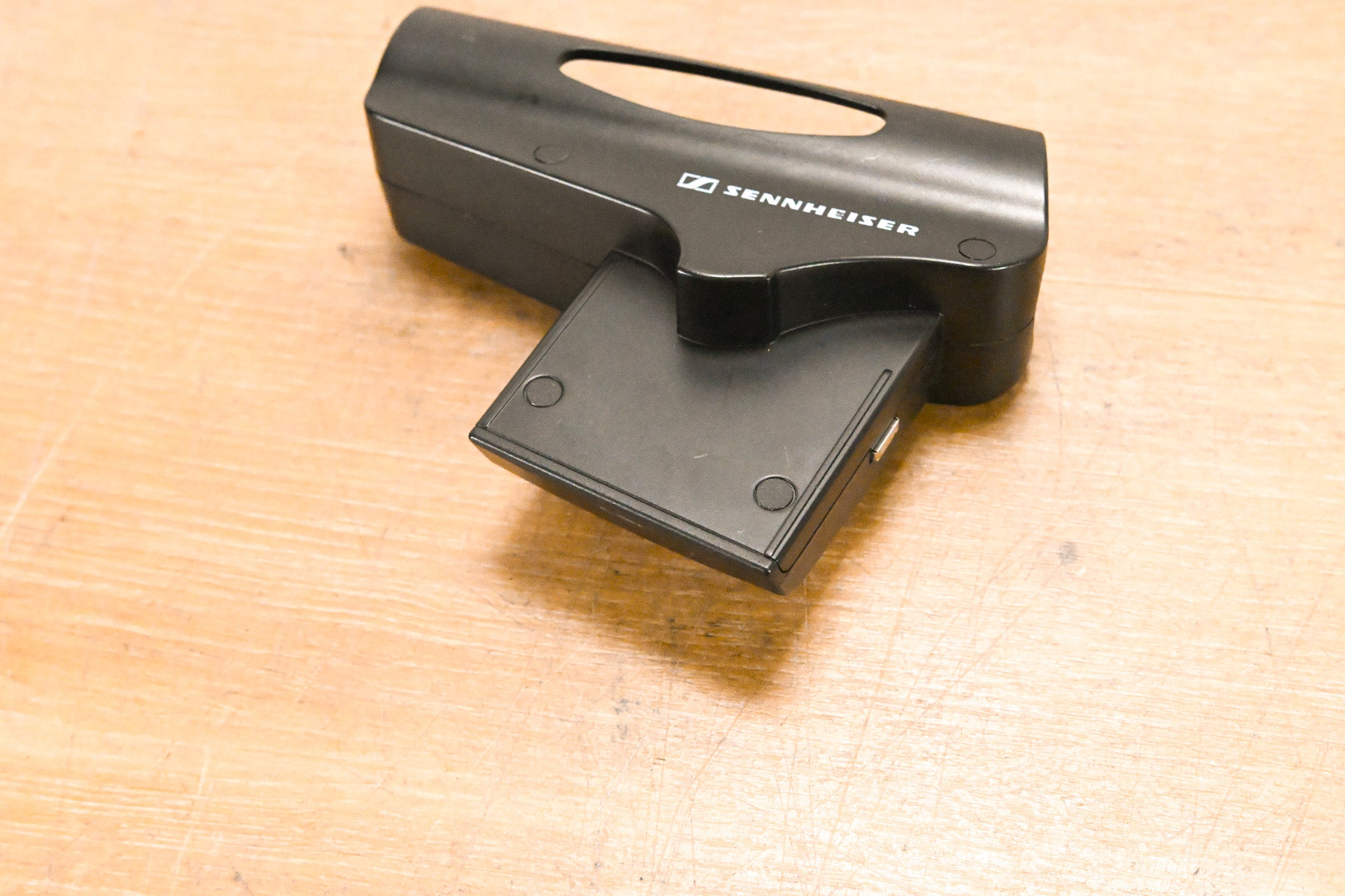 Sennheiser LA 2 Charging Adapter