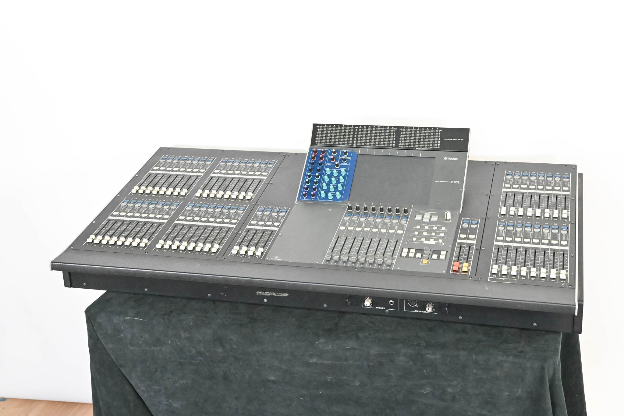 Yamaha M7CL-48 48-Channel Digital Audio Mixing Console