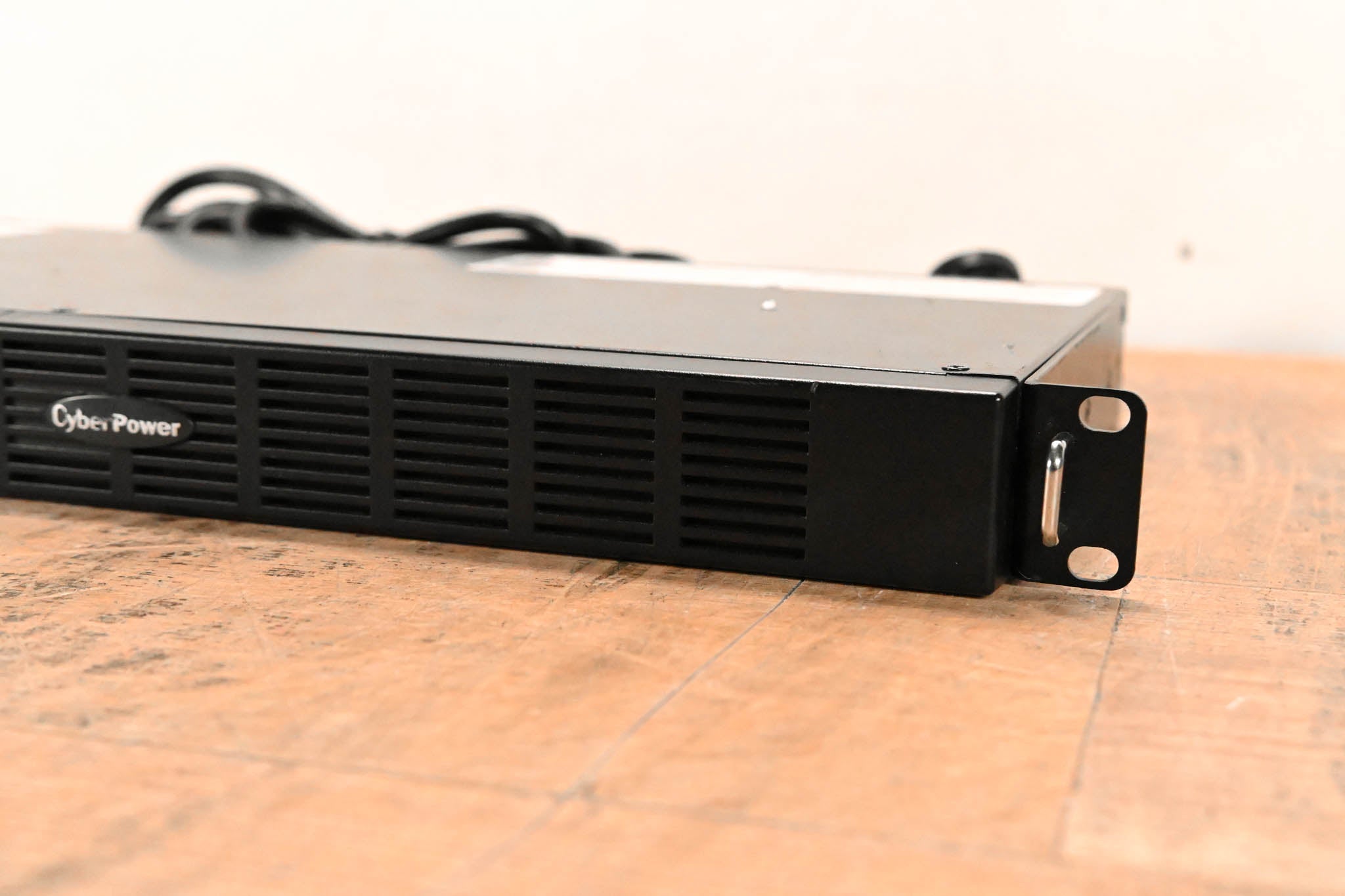 CyberPower OR700LCDRM1U Smart App LCD 700VA/400W 6-Outlet Rackmount UPS