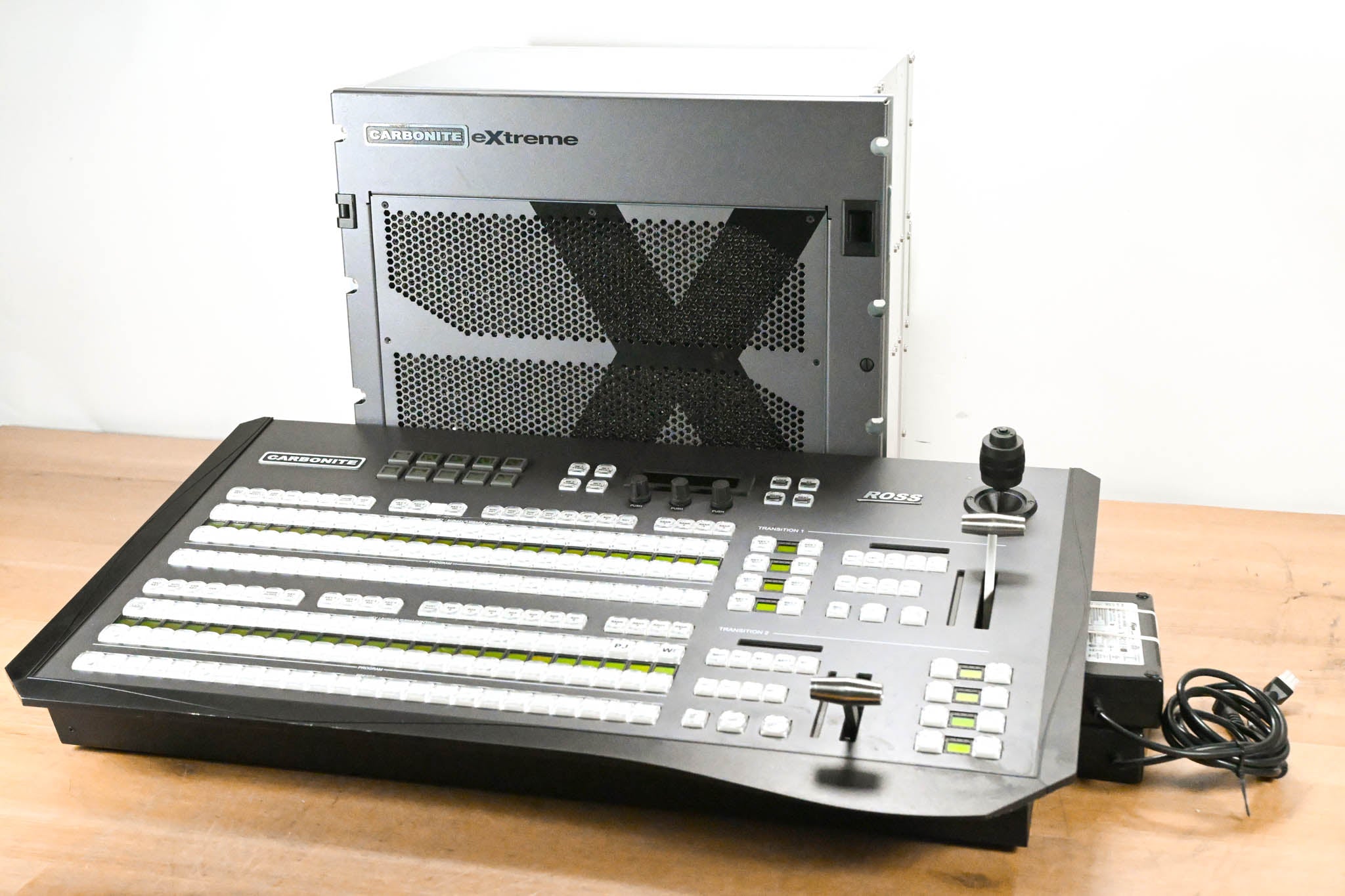 Ross Carbonite eXtreme (NK-3G144-X) Switcher w/ Carbonite 2M Panel