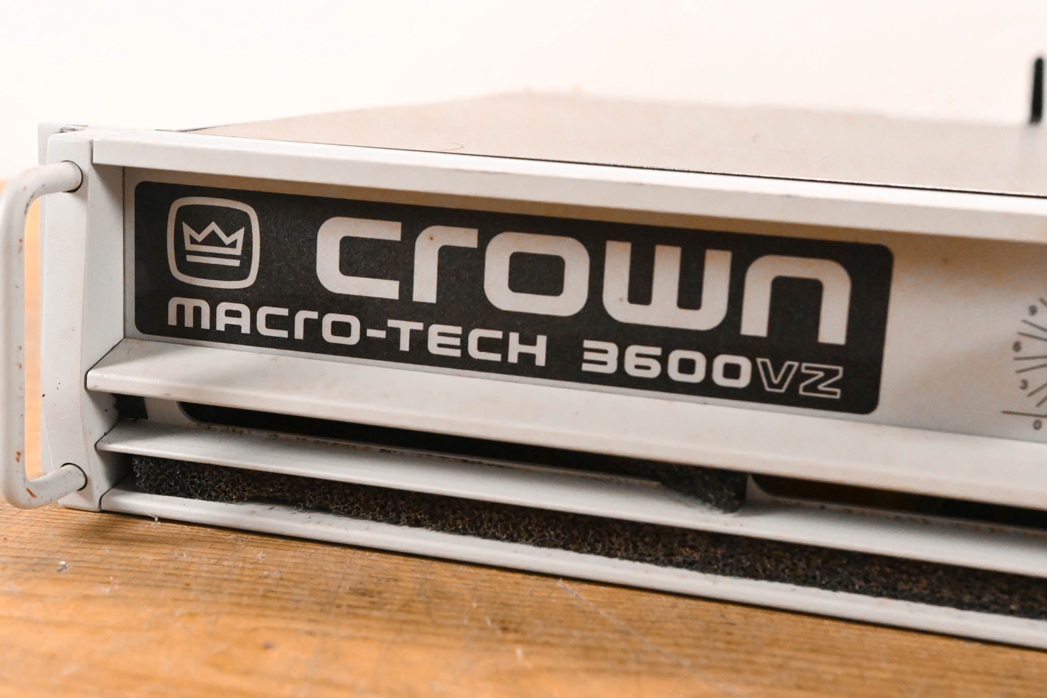 Crown Macro-Tech 3600VZ 2-Channel Power Amplifier