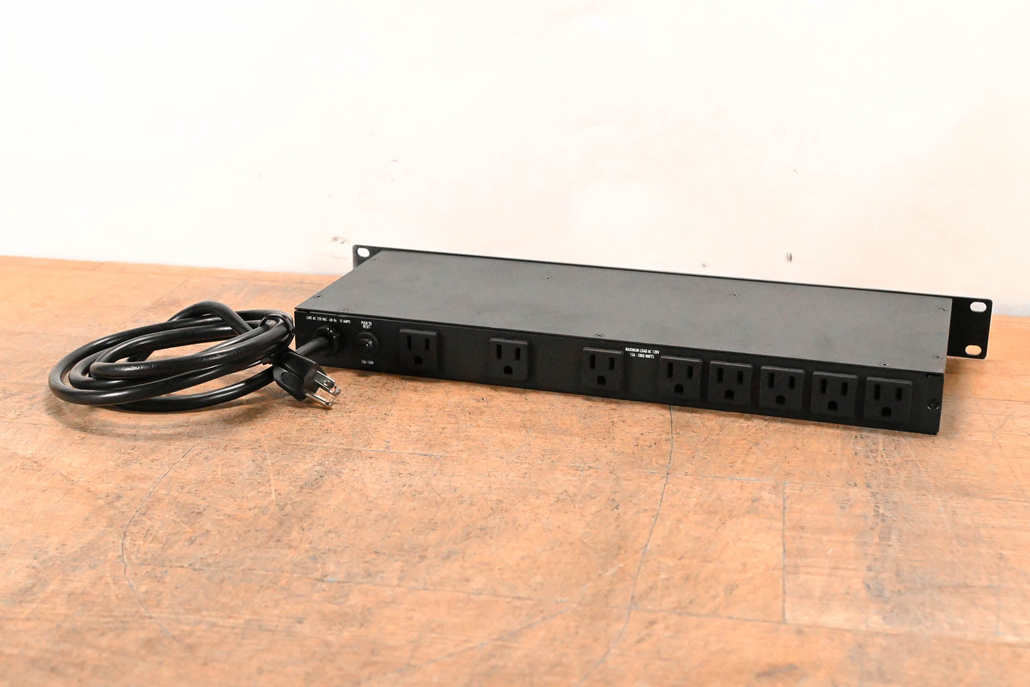 Furman M-8Lx 15A Merit Series Power Conditioner with Lights