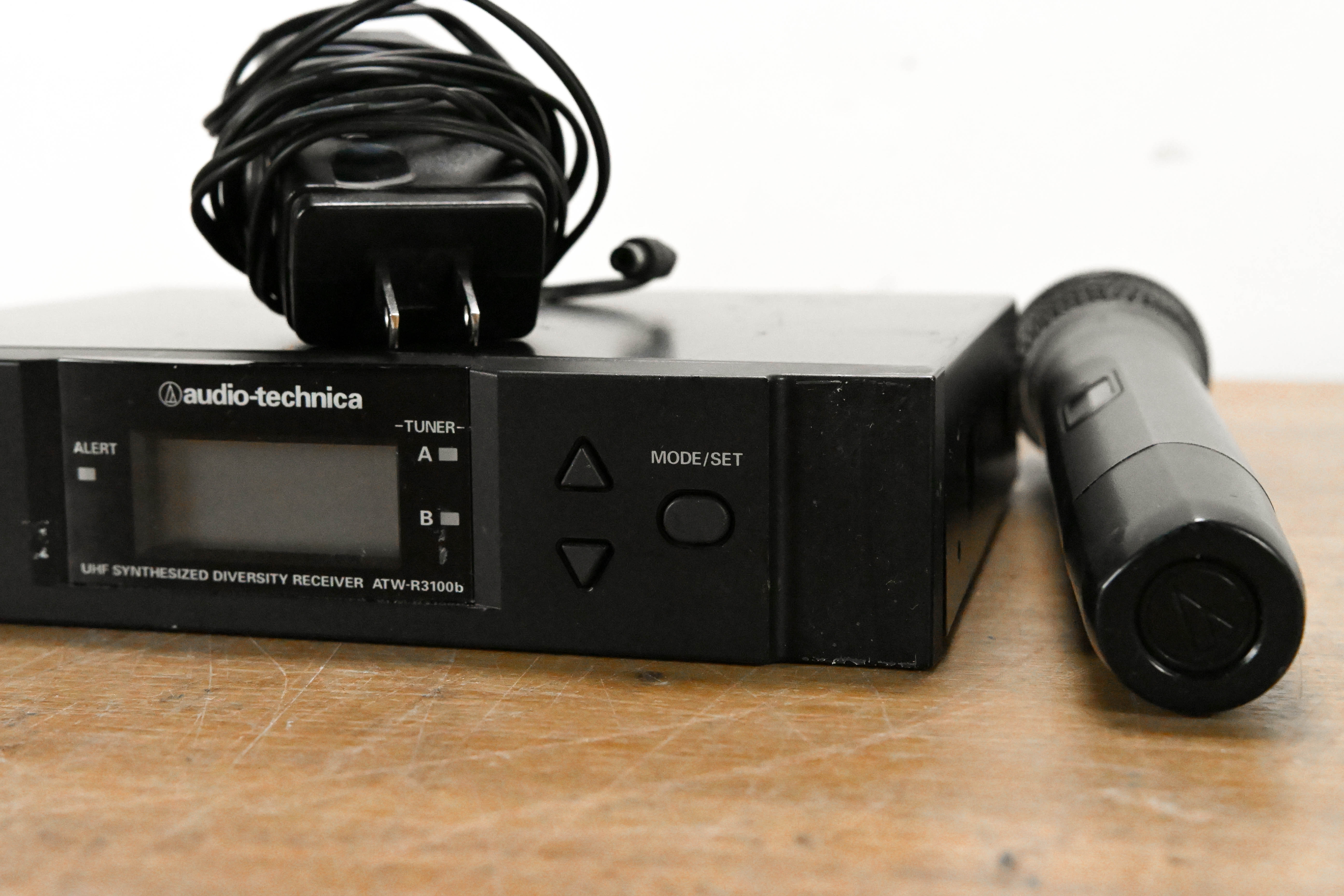 Audio-Technica ATW-R3100bC Receiver w/ ATW-T341bC Mic 541-566 MHz